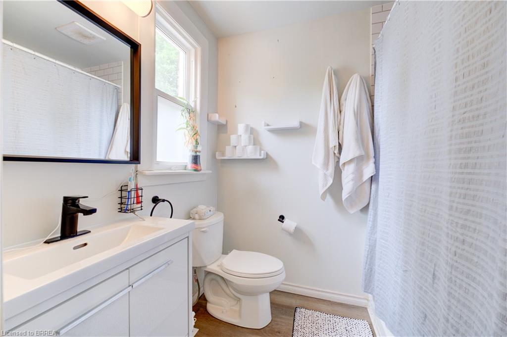 Unit 1 - 174 Darling Street, Brantford 4