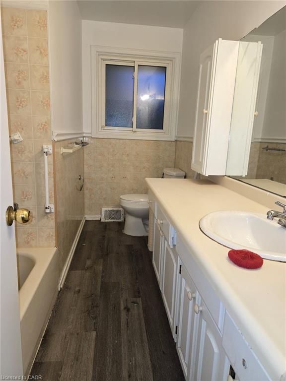 Unit Upper - 26 Glengarry Road, St. Catharines 2