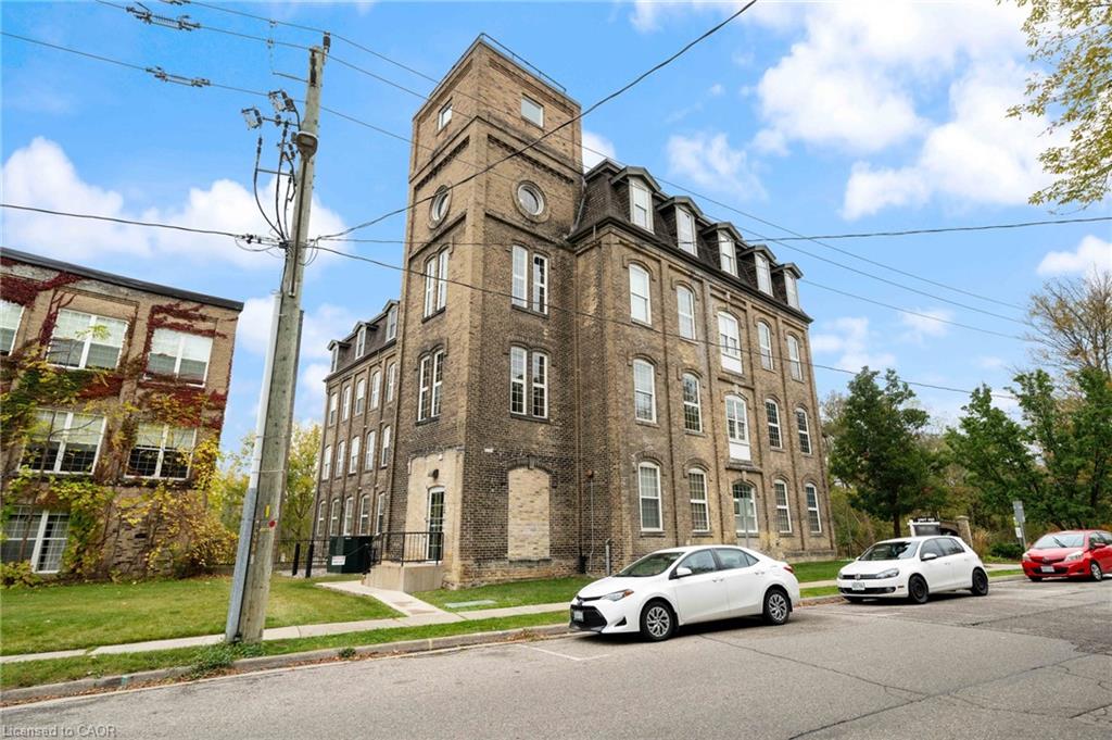 Unit 302 - 140 West River Street, Paris 2