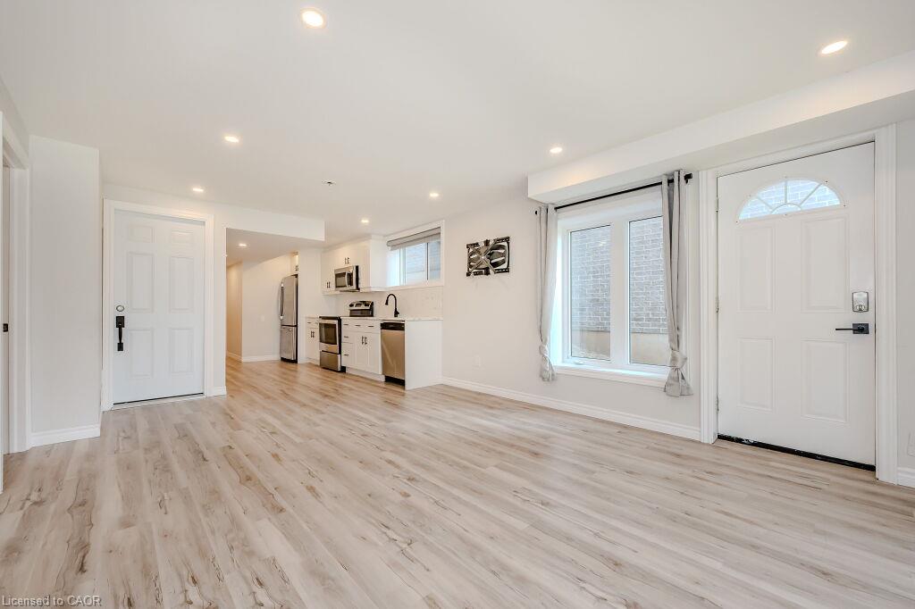 Unit Lower - 277 Dewdrop Crescent, Waterloo 4