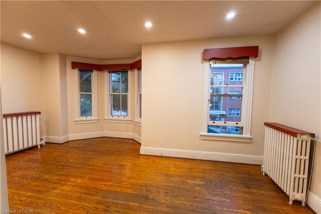 Unit Upper - 105 Erie Avenue, Hamilton 3
