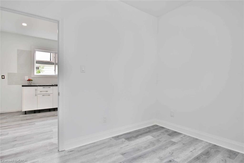 Unit Upper - 549 Waterloo Street, Hamilton 4