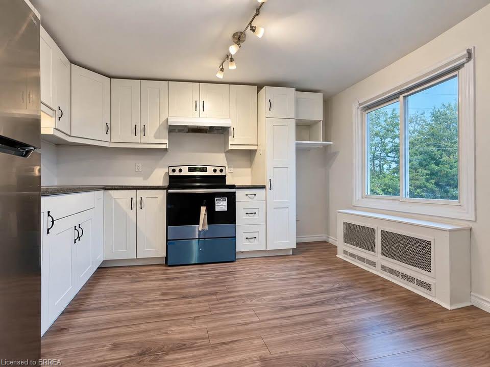 Unit 3 - 70 Grandview Street, Brantford 2