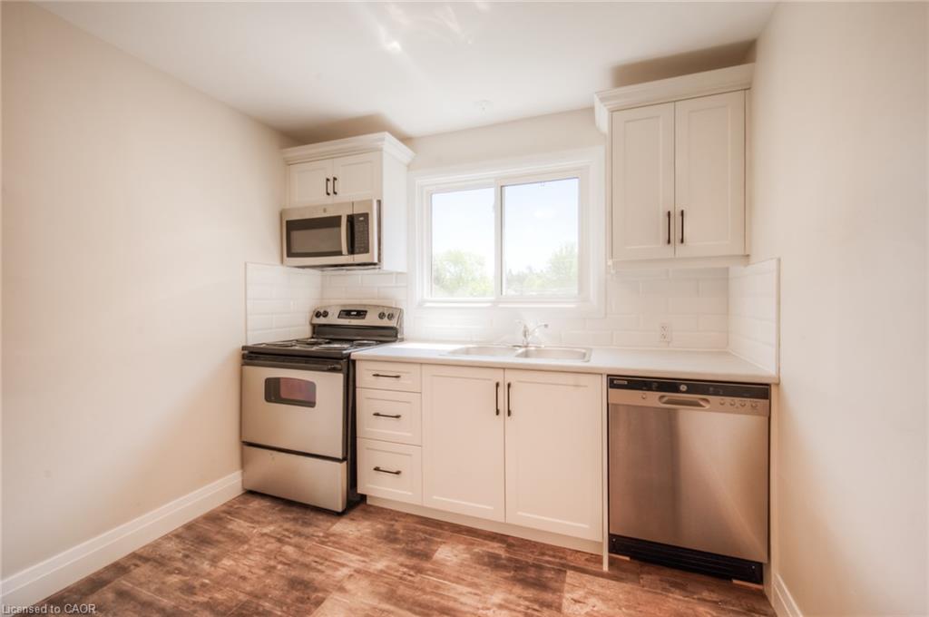 Unit 32 - 158 Erb Street E, Waterloo 2