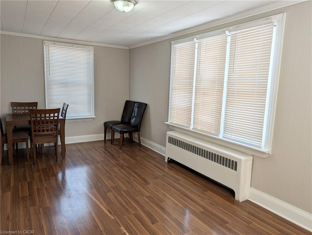 Unit Upper - 12 East 24th Street, Hamilton 3