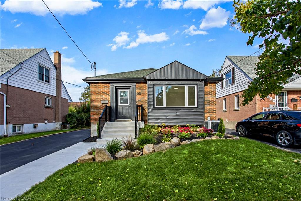 Unit Upper - 156 East 36th Street, Hamilton 2