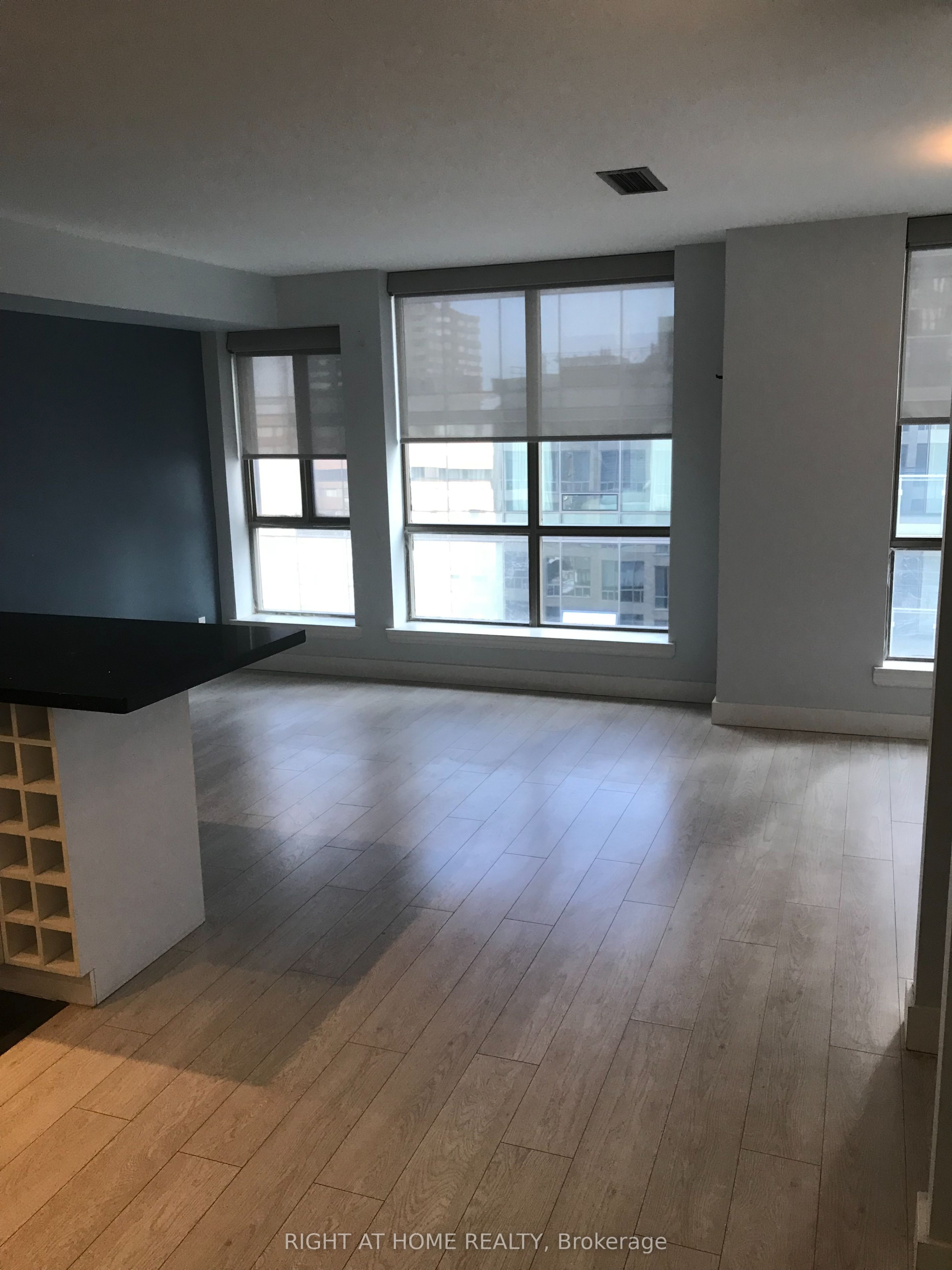 Unit 1601 - 40 Scollard Street, Toronto 5