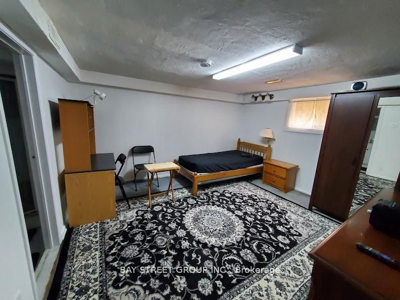 Unit Lower - 73 Regatta Crescent, North York 3
