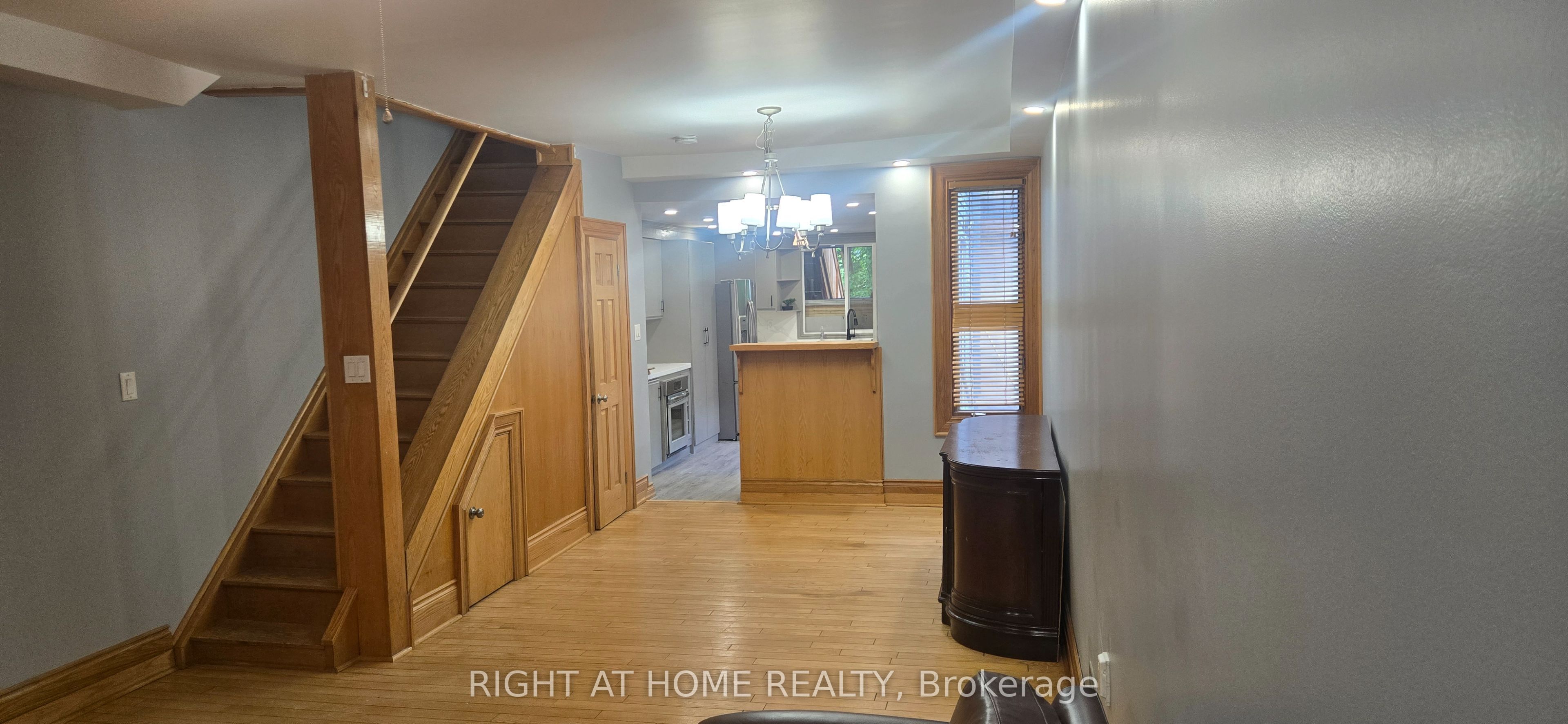 258 Howland Avenue, Toronto 3