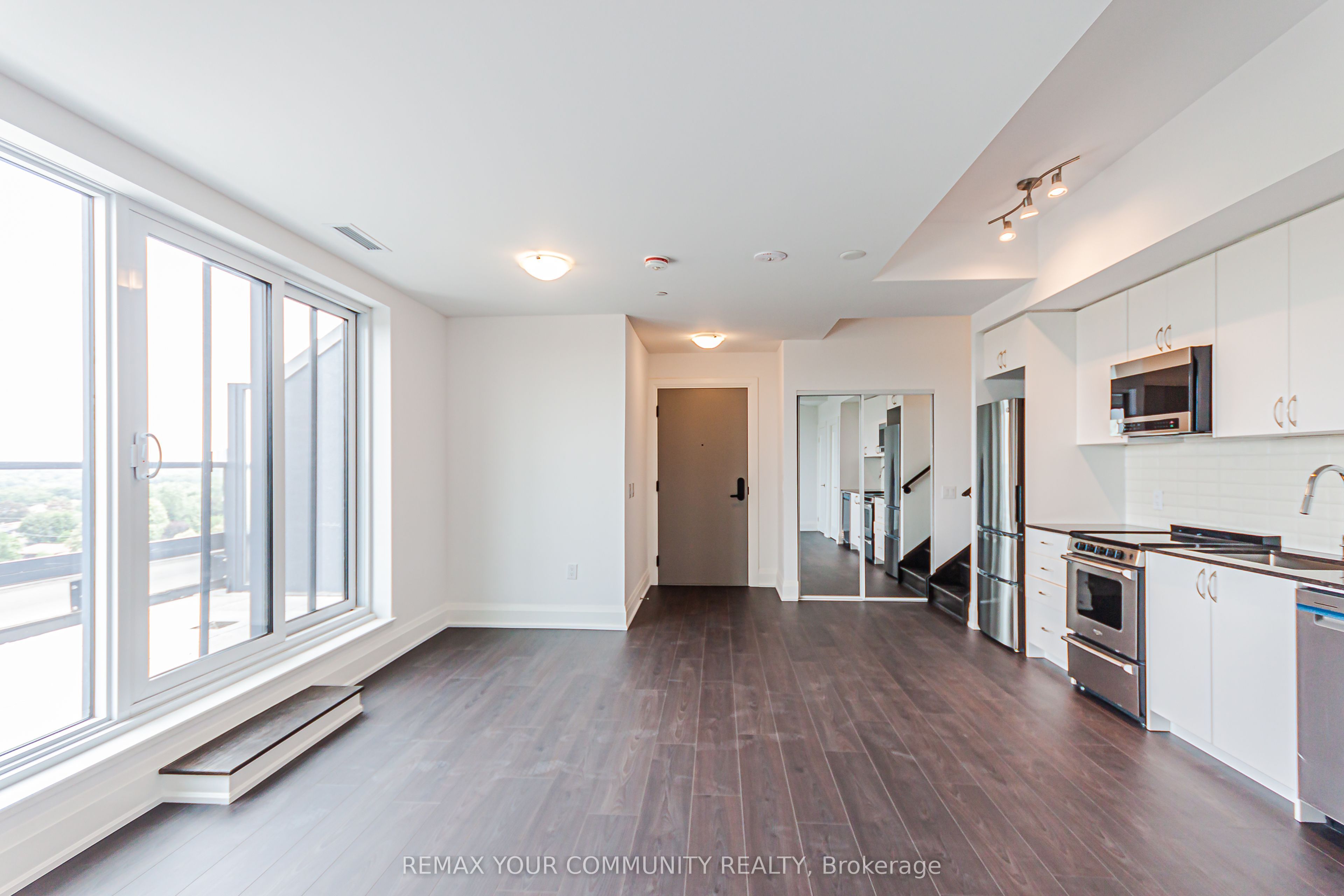 Unit 905 - 700 Sheppard Avenue W, North York 5