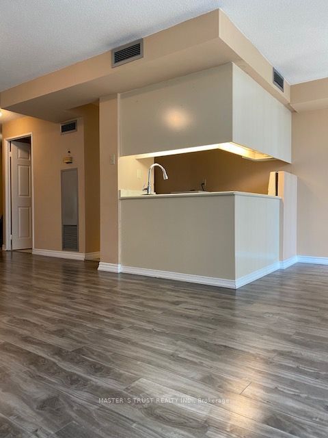 Unit 1410 - 736 Bay Street, Toronto 3