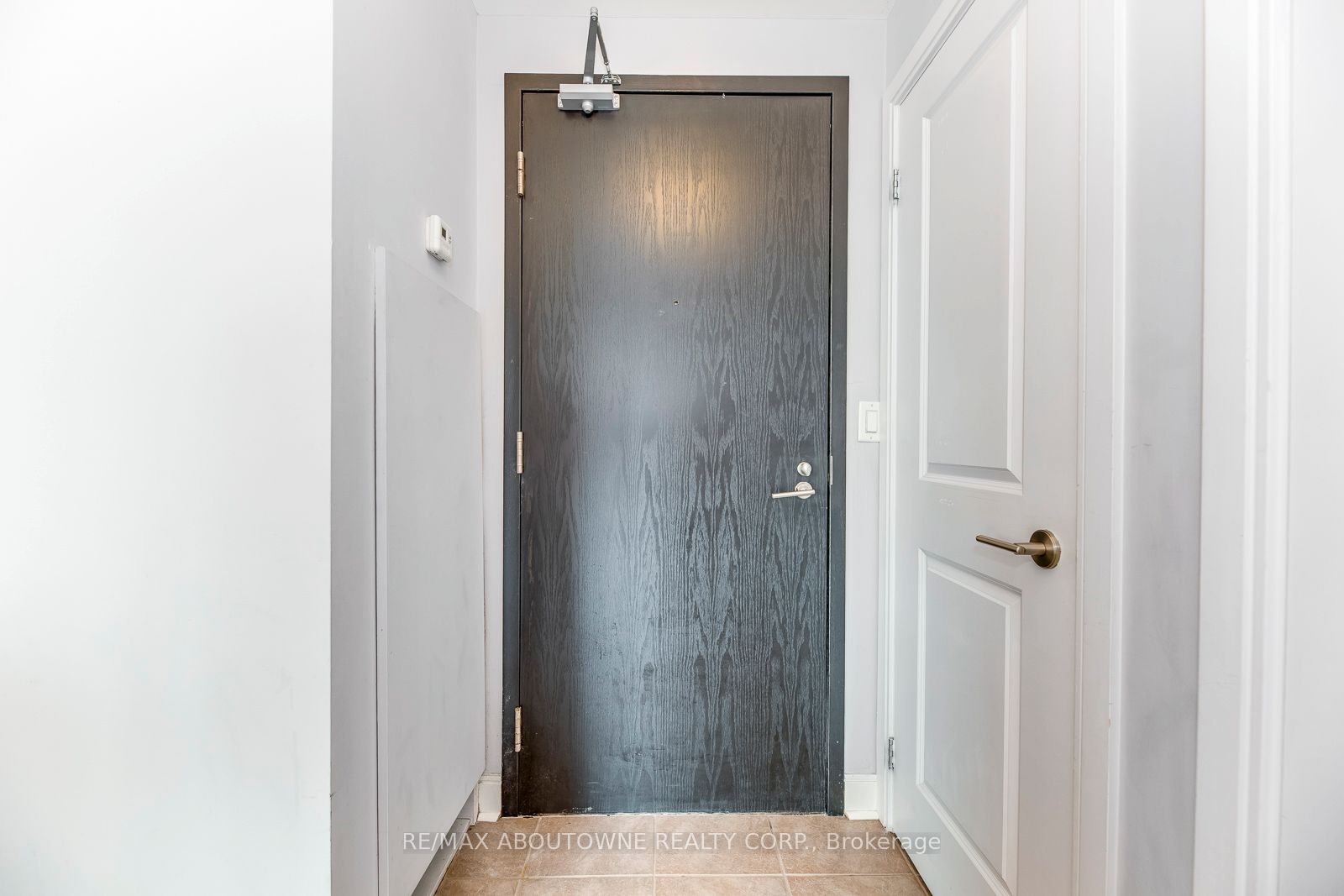 Unit 3204 - 18 Yorkville Avenue, Toronto 3