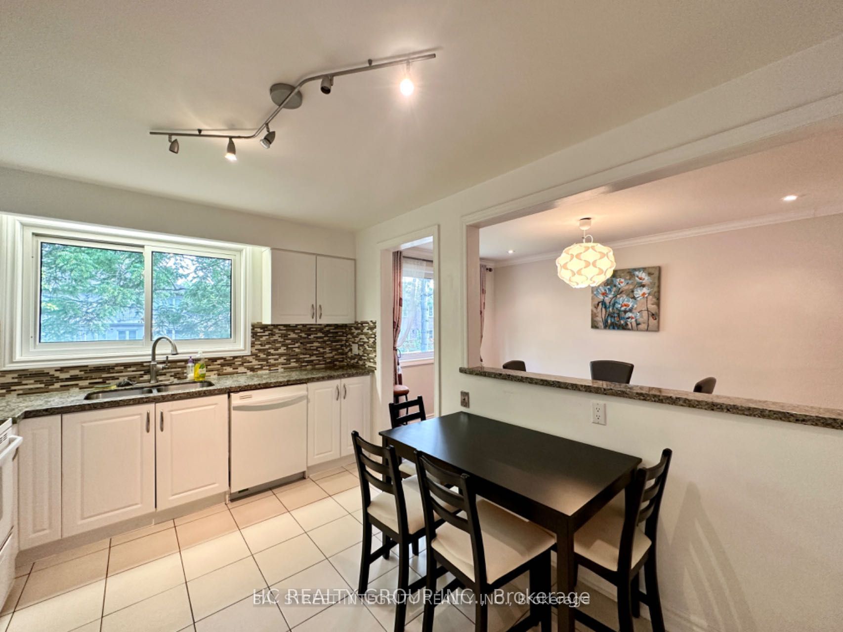 35 Lailey Crescent, North York 4