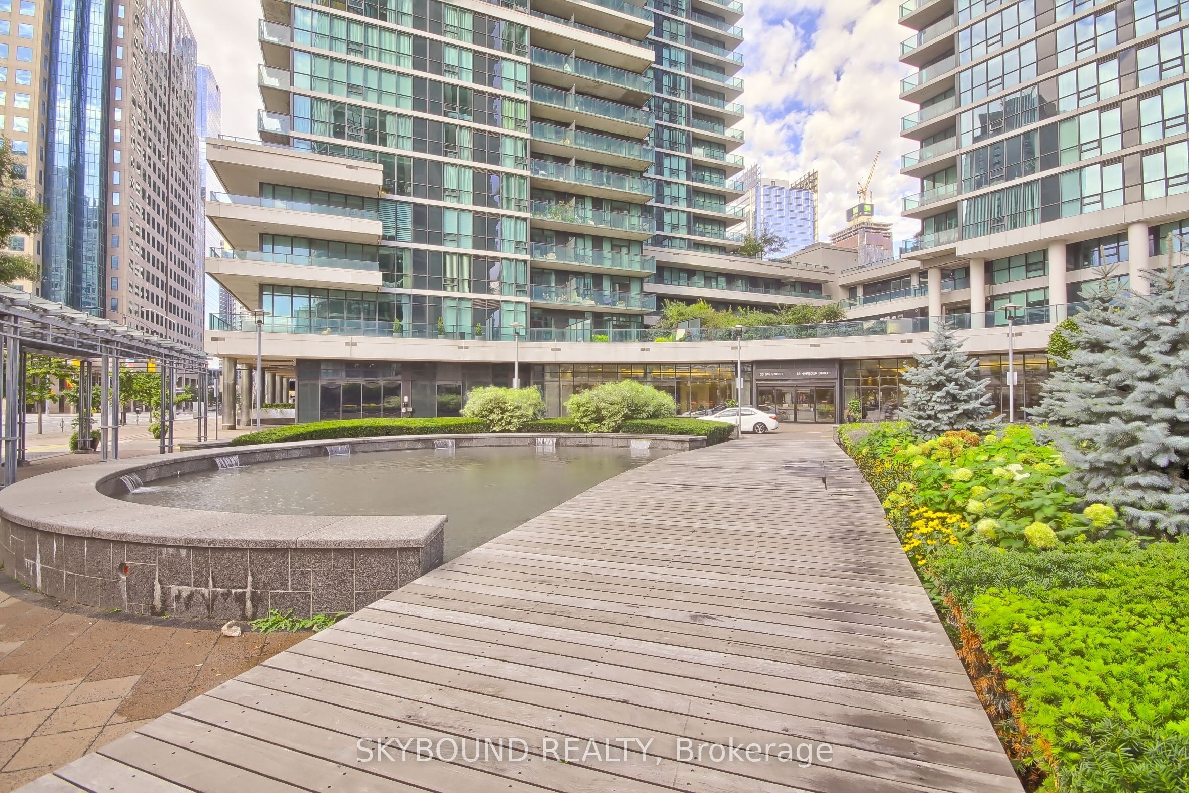 Unit 712 - 33 Bay Street, Toronto 4