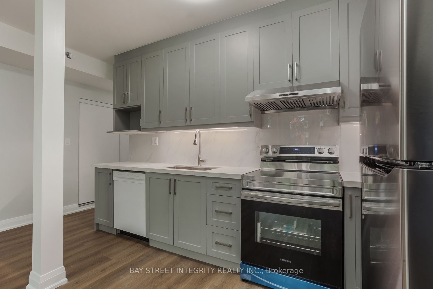 Unit Main Floor - 19 D'arcy Street, Toronto 4