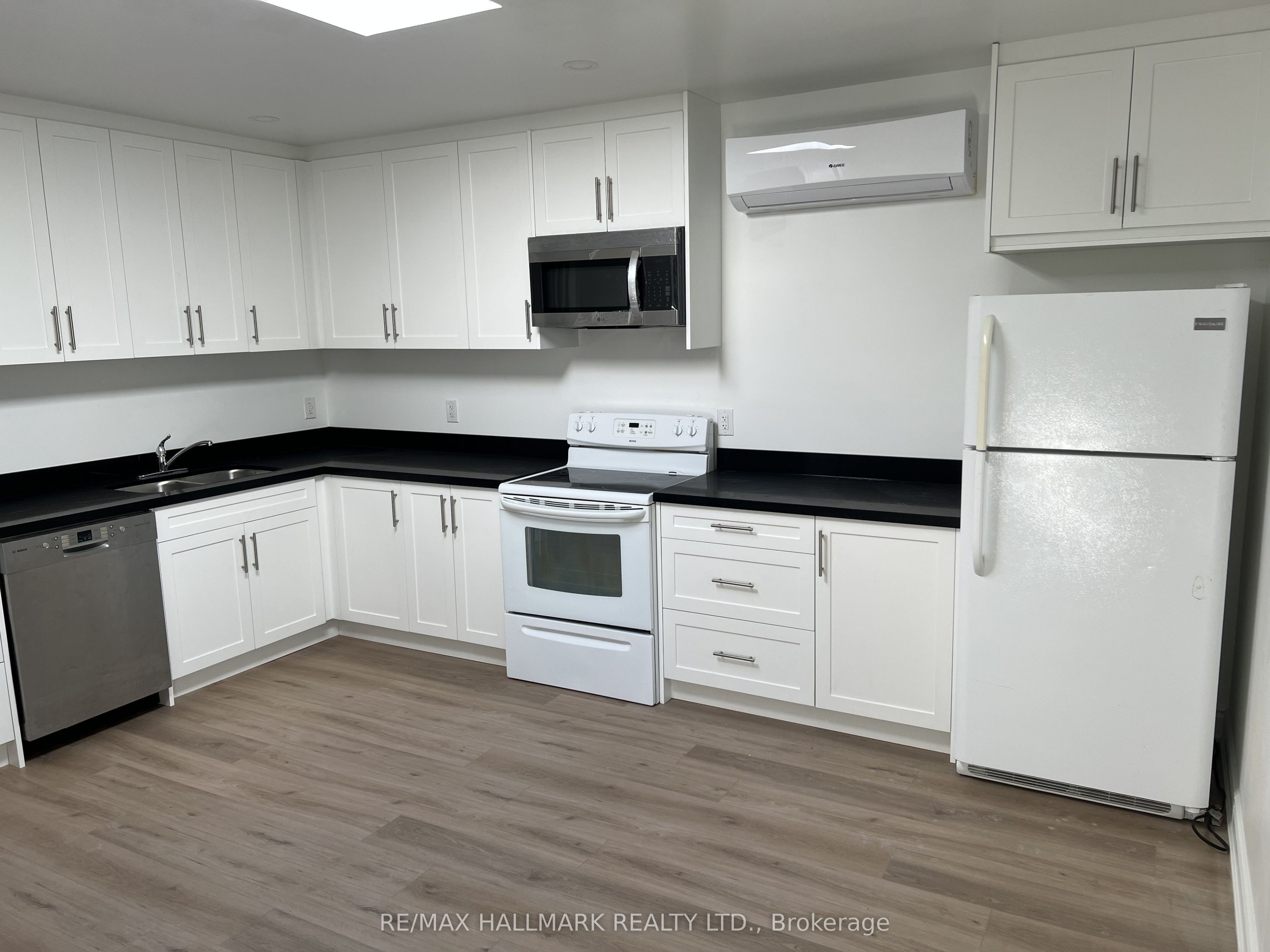 48R Bradgate Road, North York 4