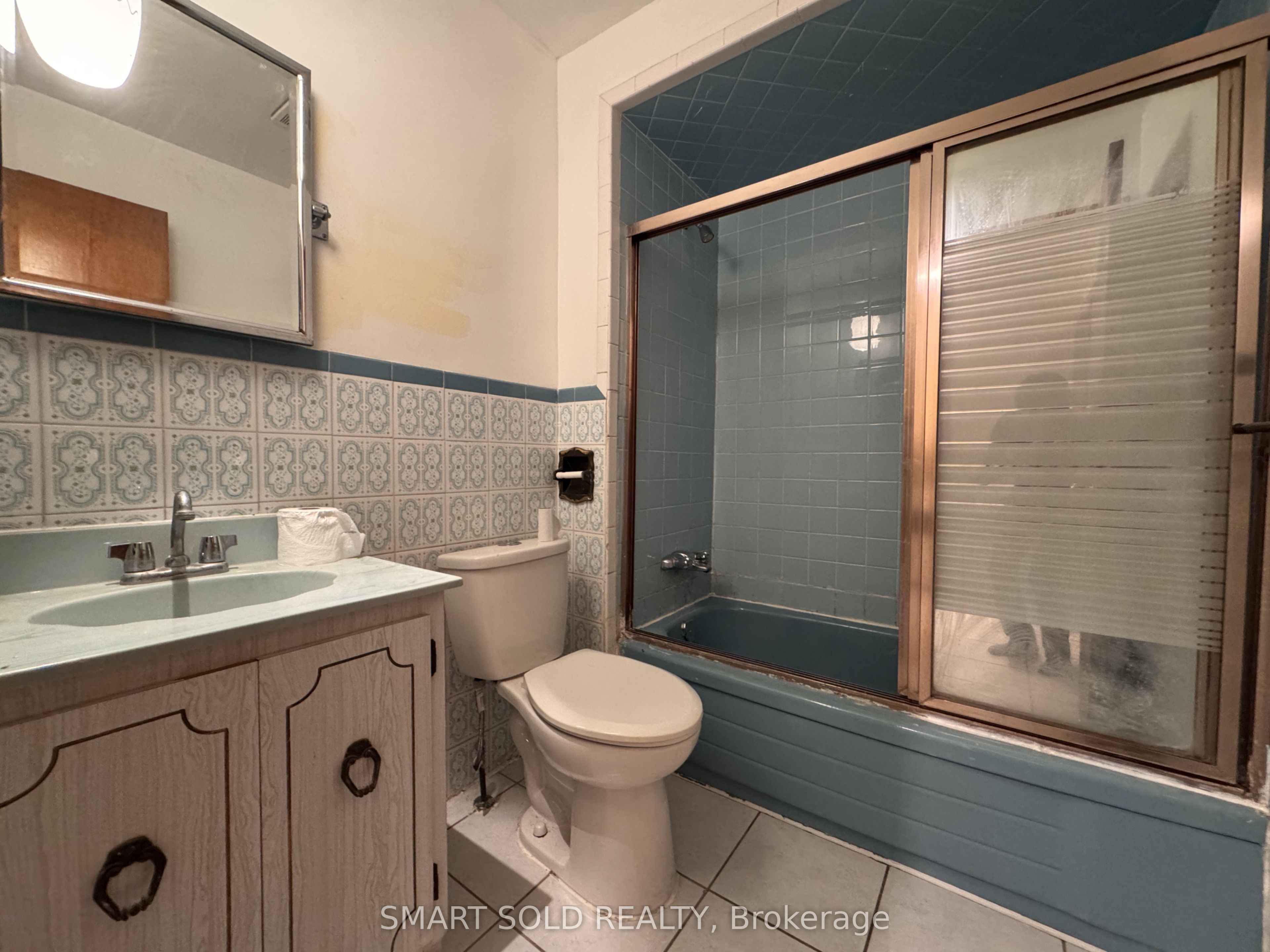 243 Shawnee Circle, North York 5