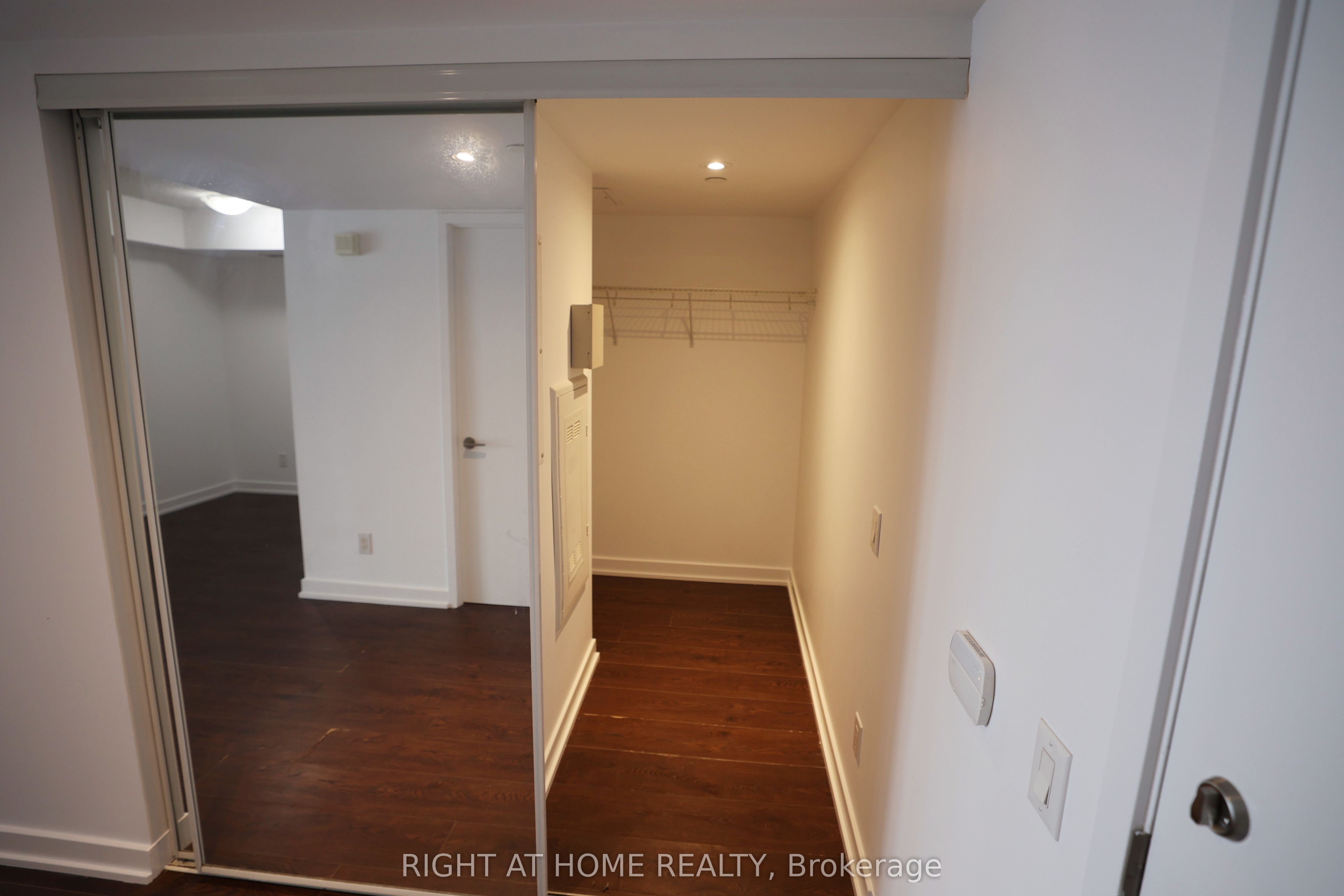 Unit 308 - 72 esther shiner Boulevard, North York 3