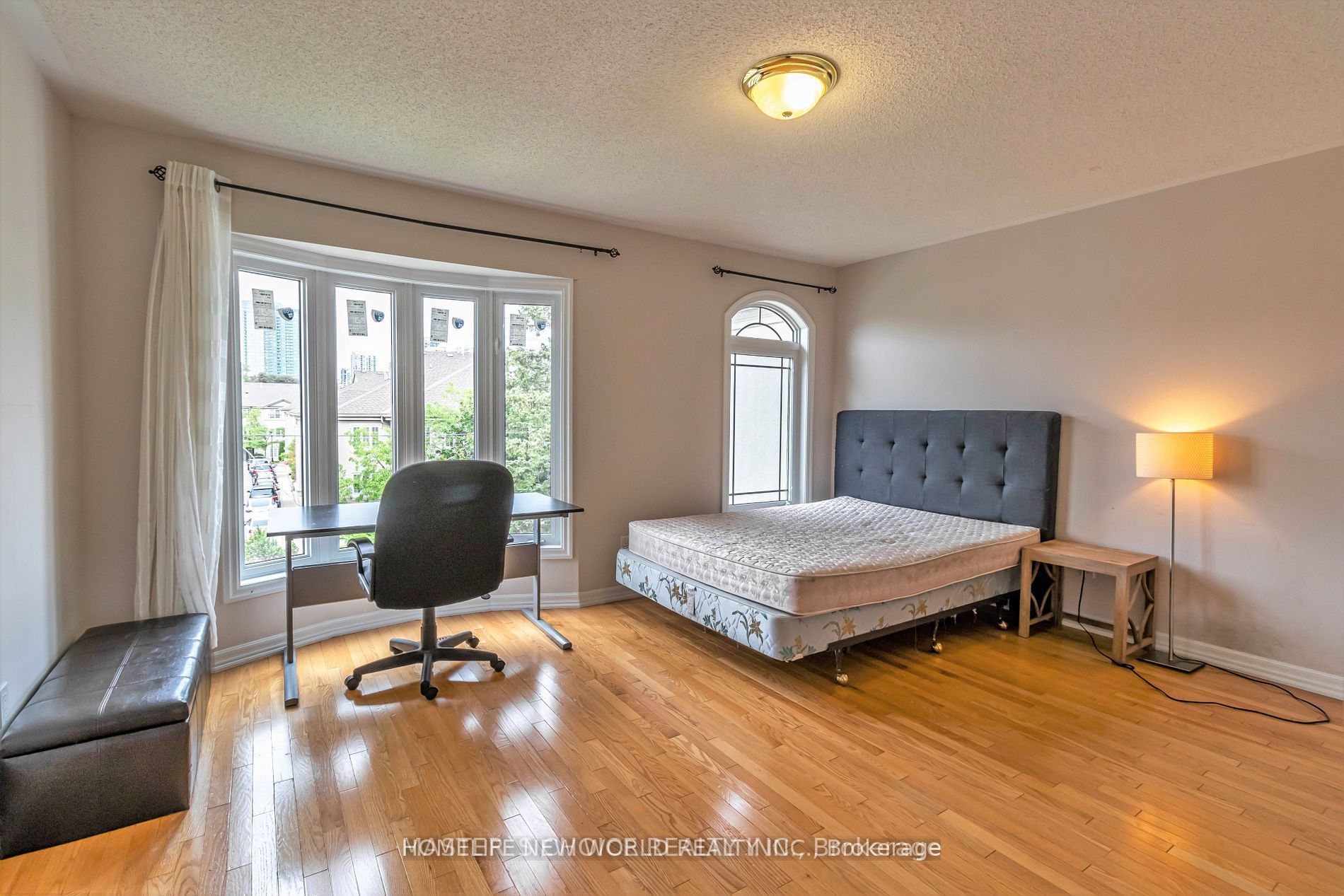 Unit Upper - 6 Altamont Road, North York 5