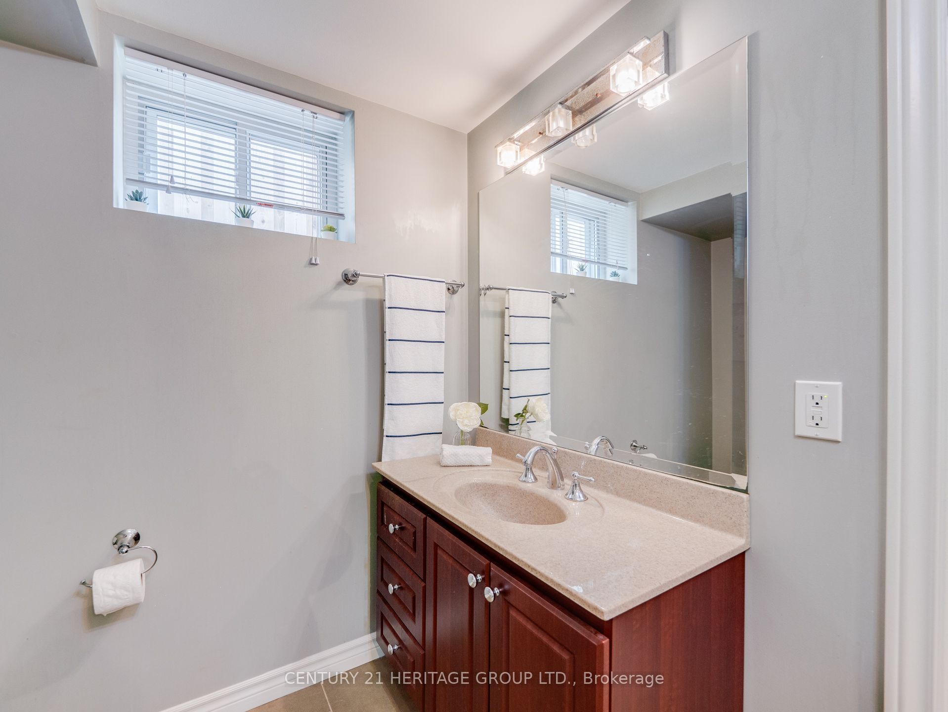 Unit Room B - 97 Allingham Gardens, North York 5