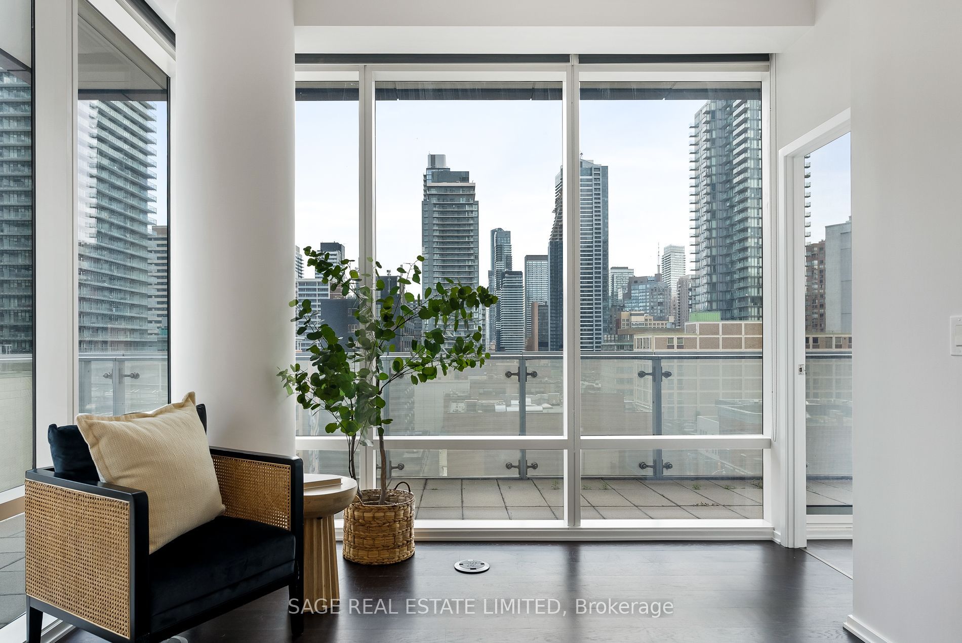 Unit 510 - 1 Bloor Street E, Toronto 5