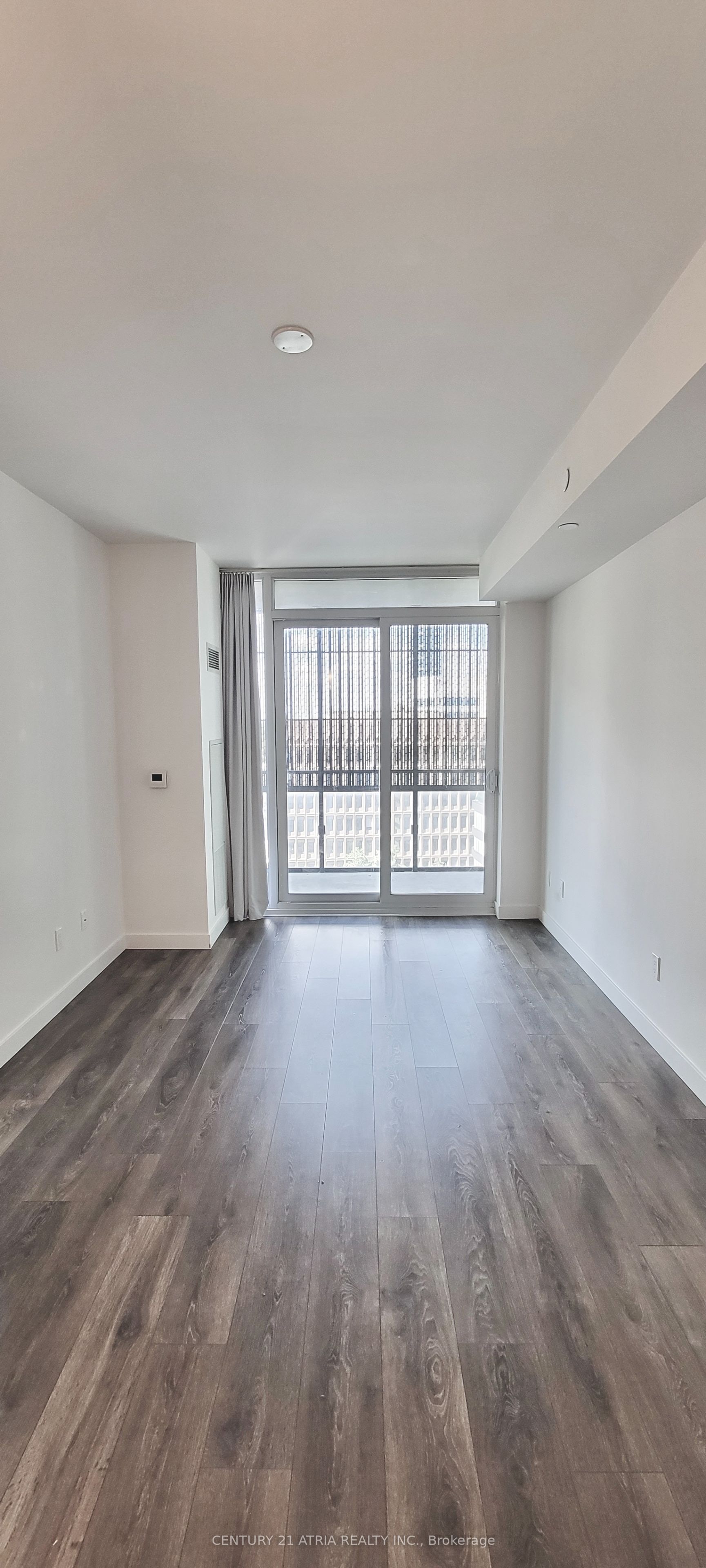 Unit 806 - 8 Eglinton Avenue E, Toronto 2