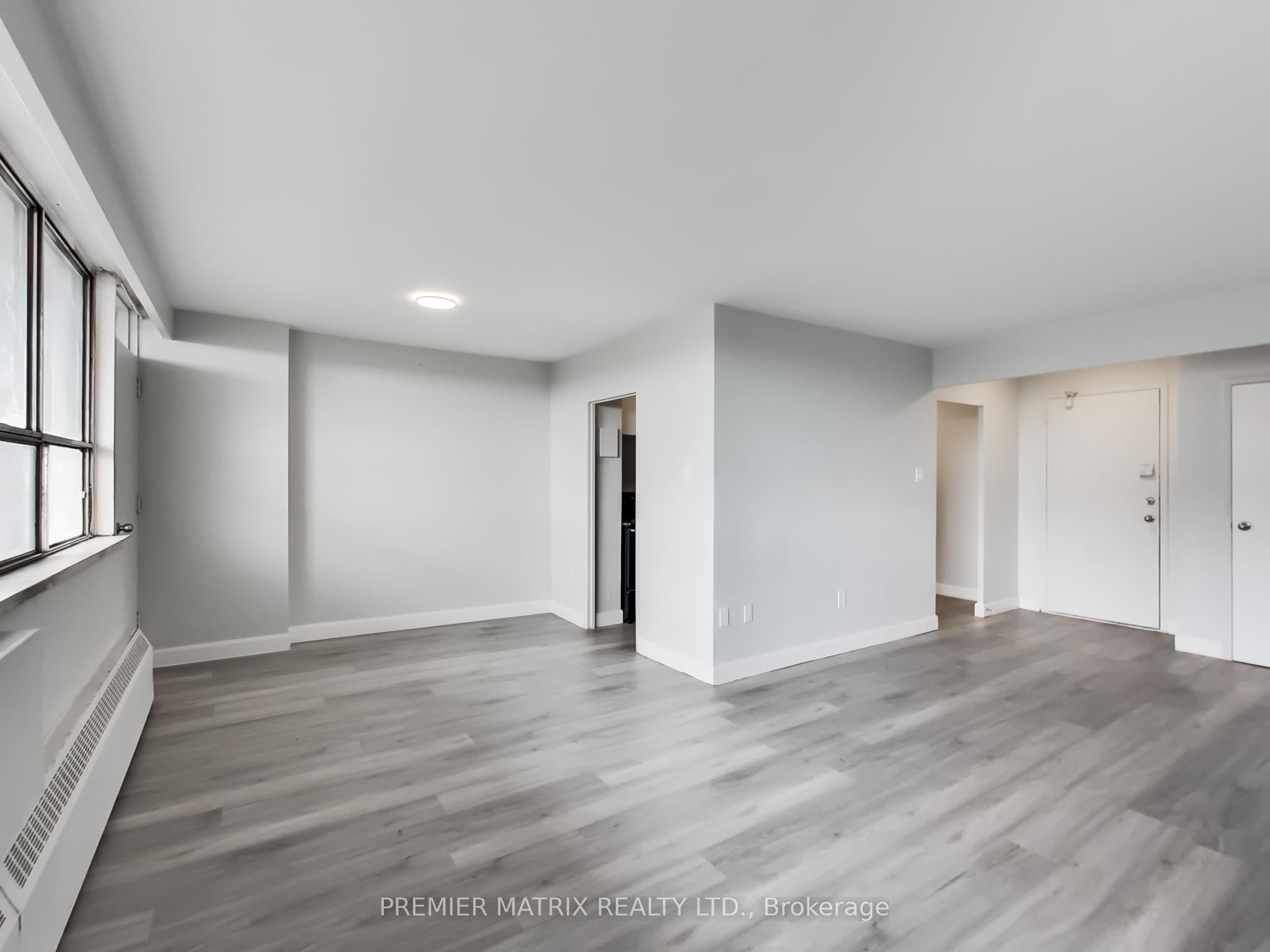 Unit 907 - 65 Thorncliffe Park Drive, Toronto 2