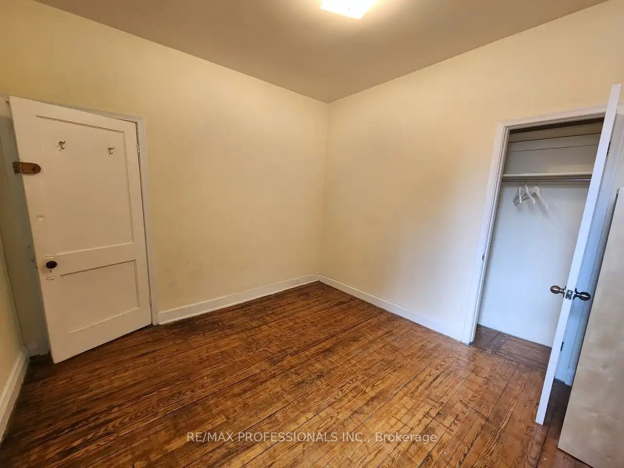 Unit MAIN LEVEL - 150 Robert Street, Toronto 4