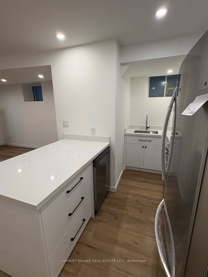 Unit Lower - 557 Crawford Street, Toronto 3