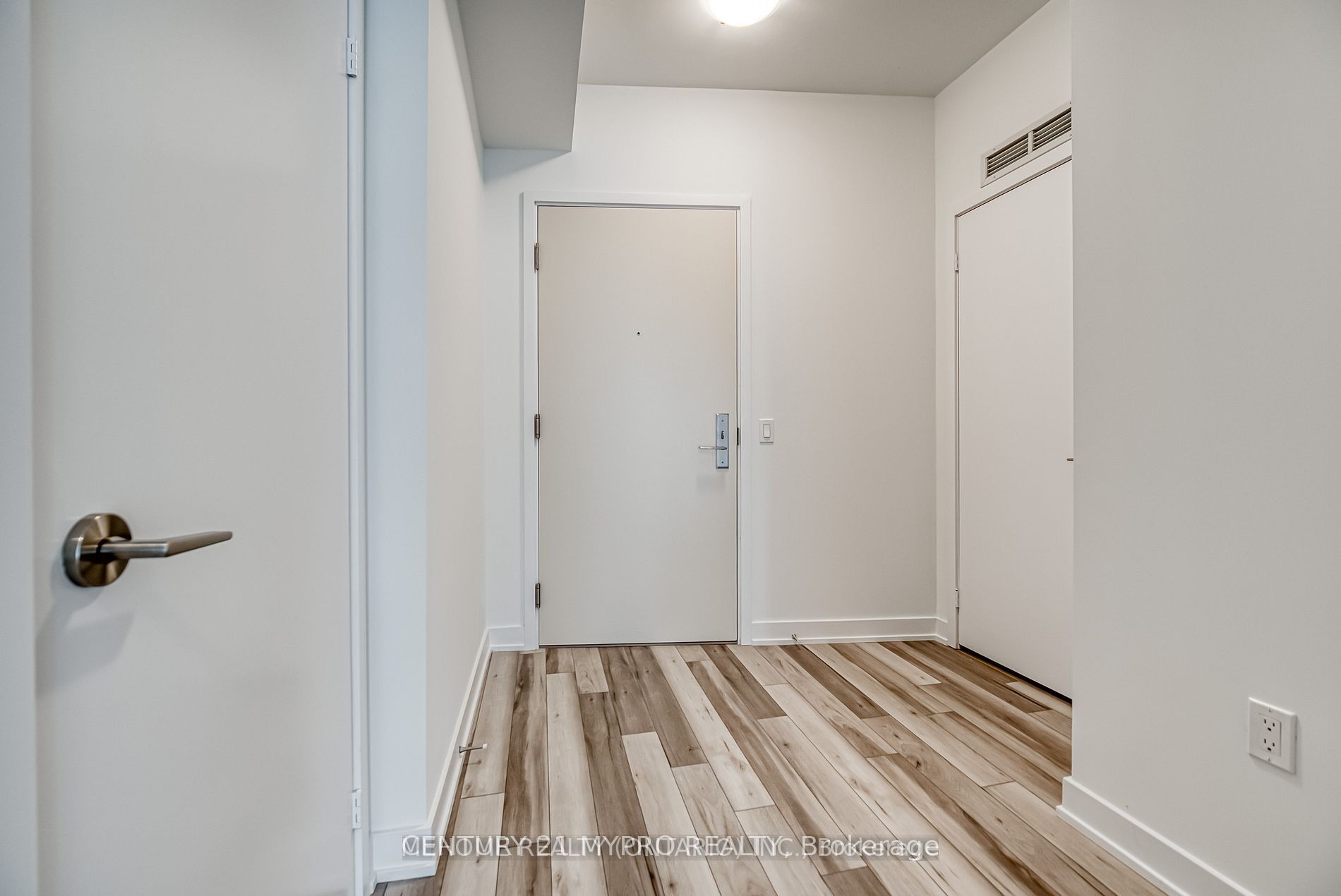 Unit 608 - 15 Richardson Street, Toronto 4