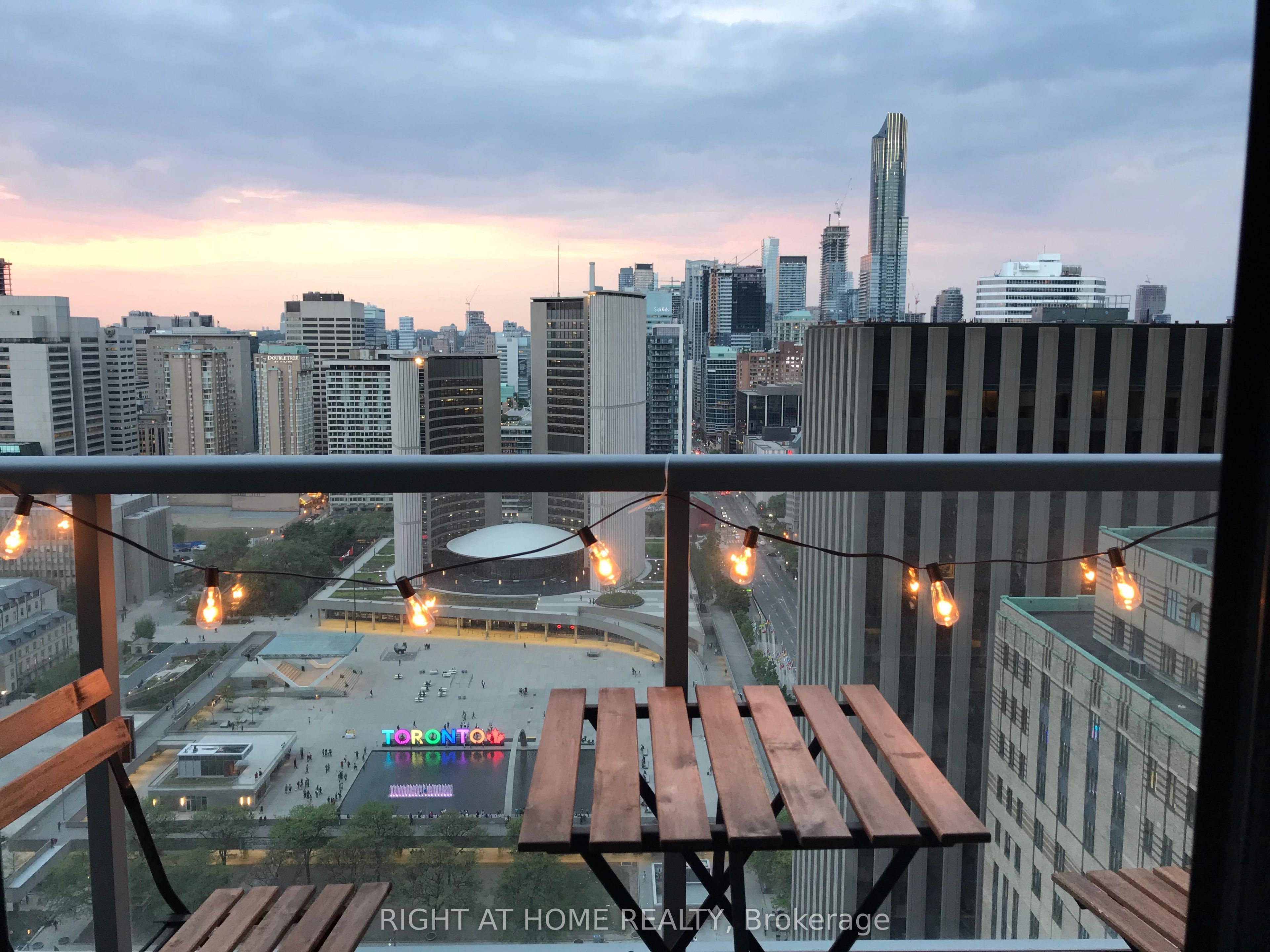 Unit 3015 - 70 Temperance Street, Toronto 3