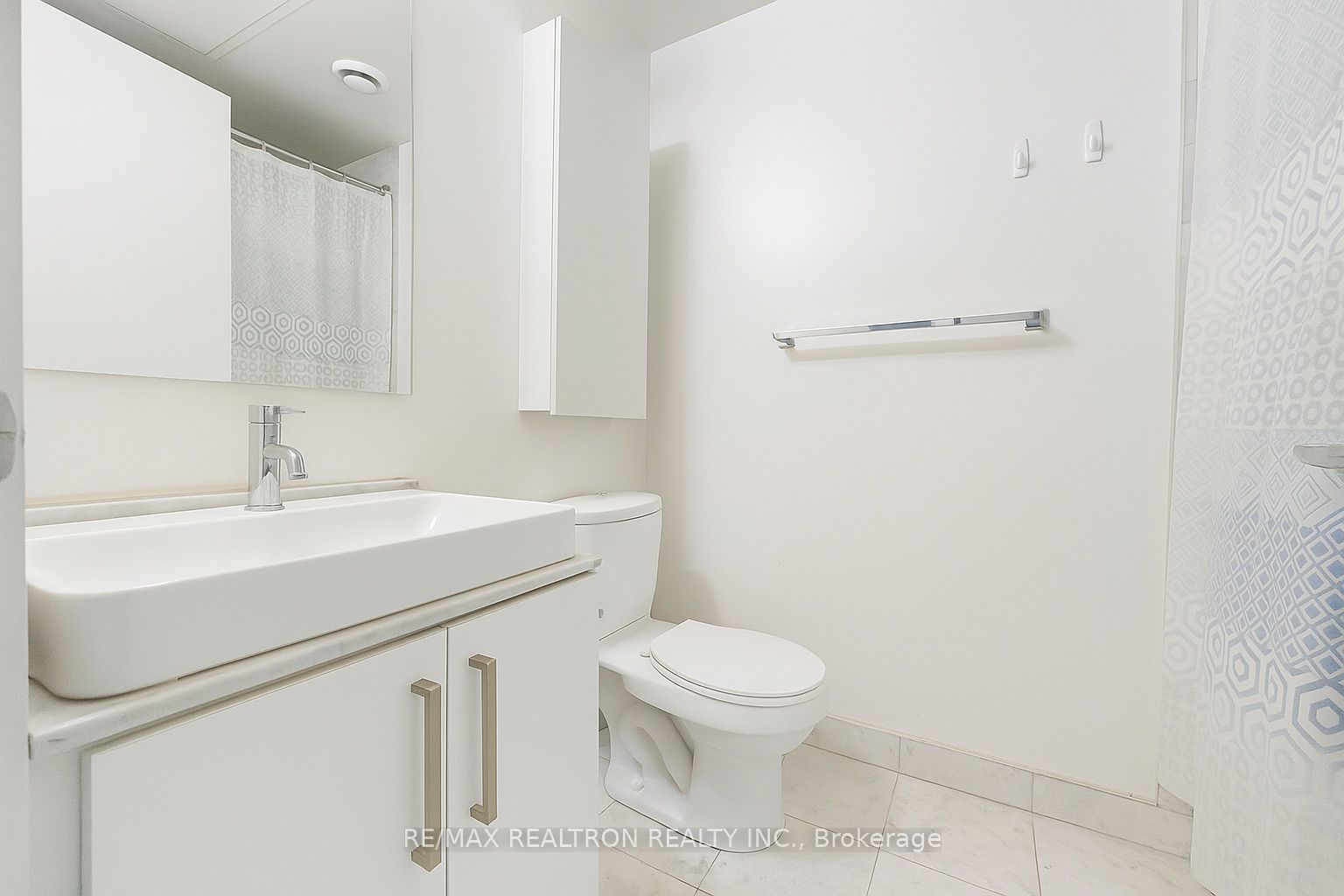 Unit 3301 - 12 York Street, Toronto 5
