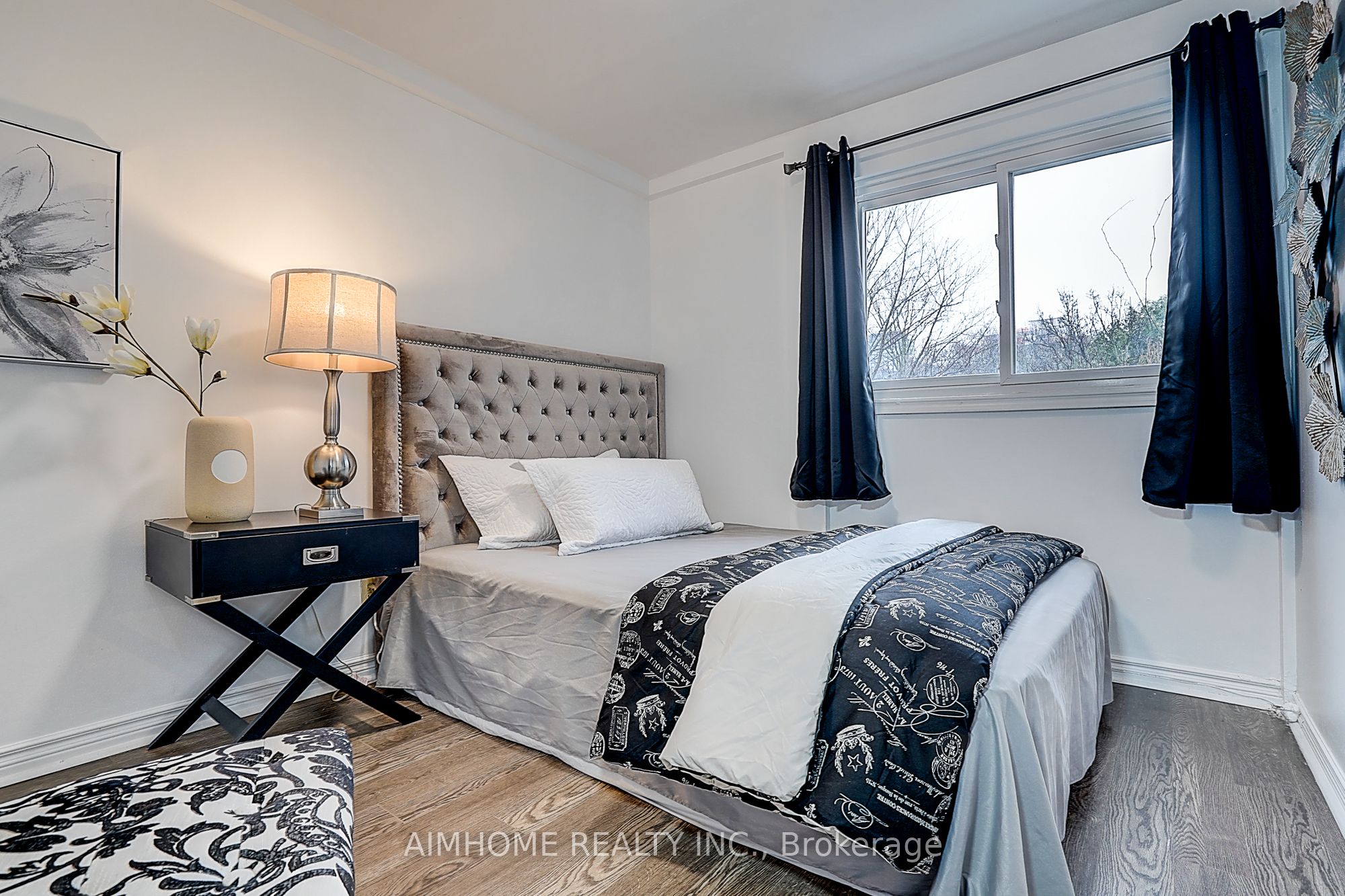 Unit Unit 2 - 212 Milan Street, Toronto 2