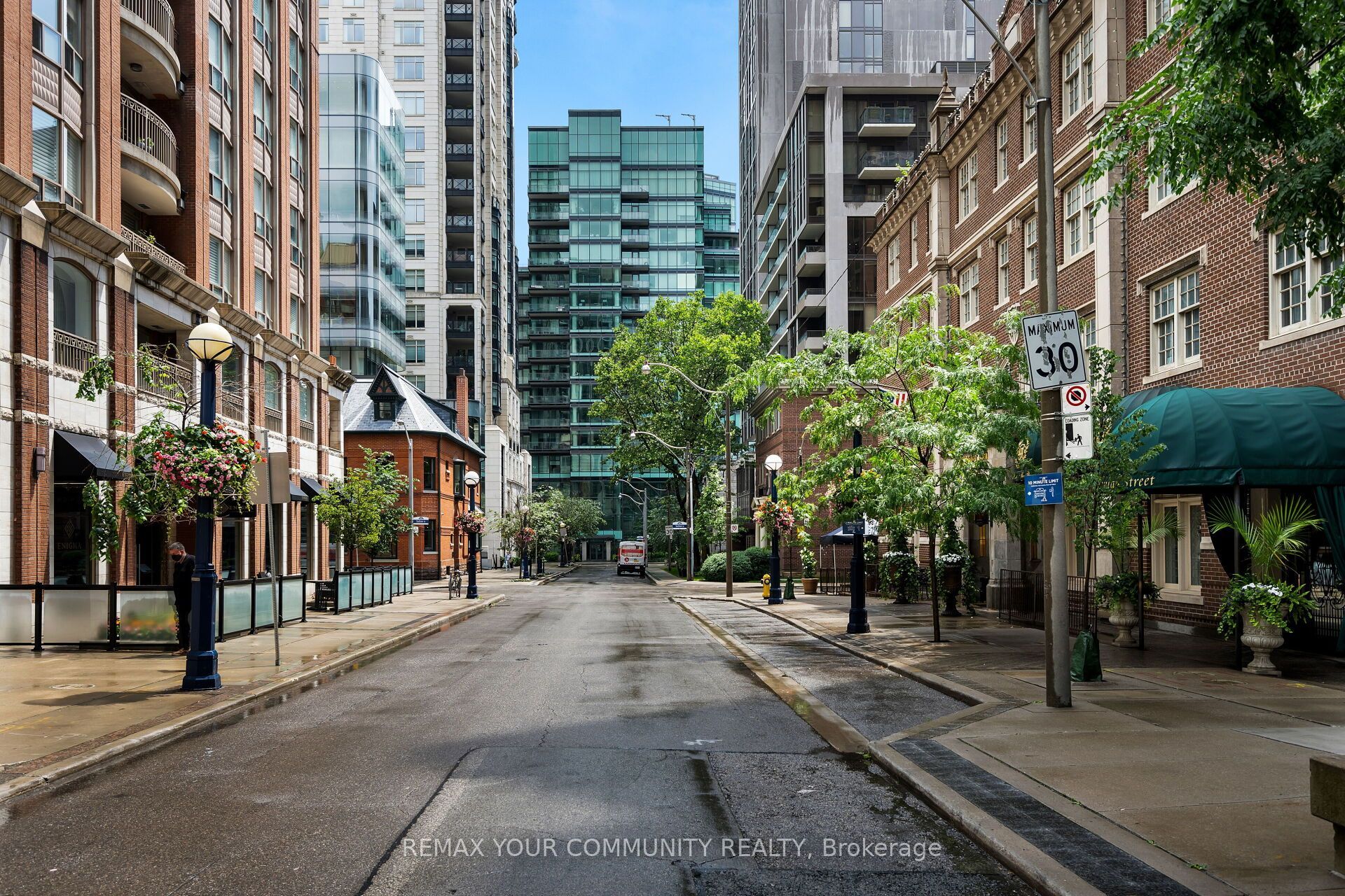 Unit 902 - 77 Charles Street W, Toronto 2