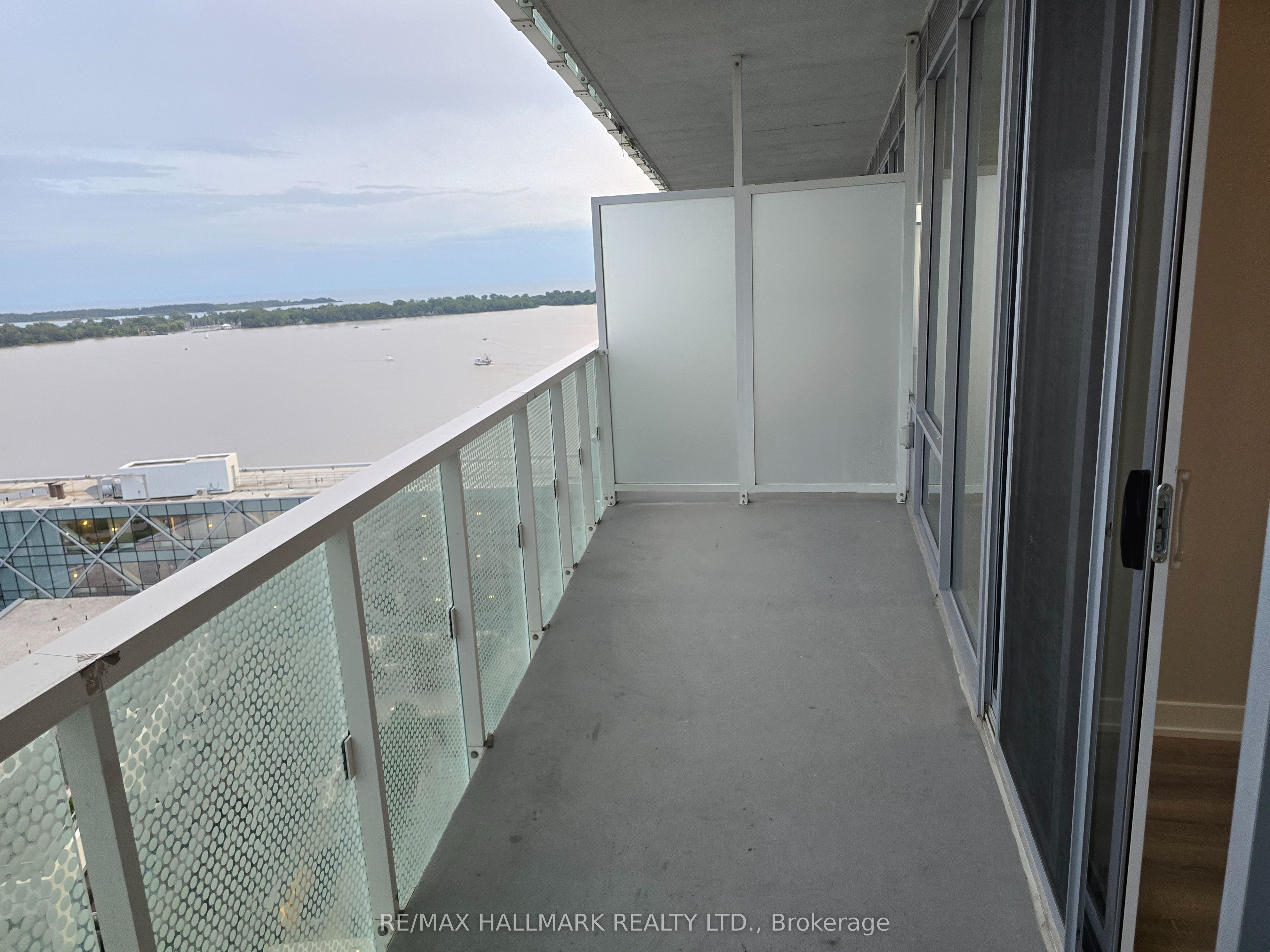 Unit 2210 - 15 Queens Quay E, Toronto 2