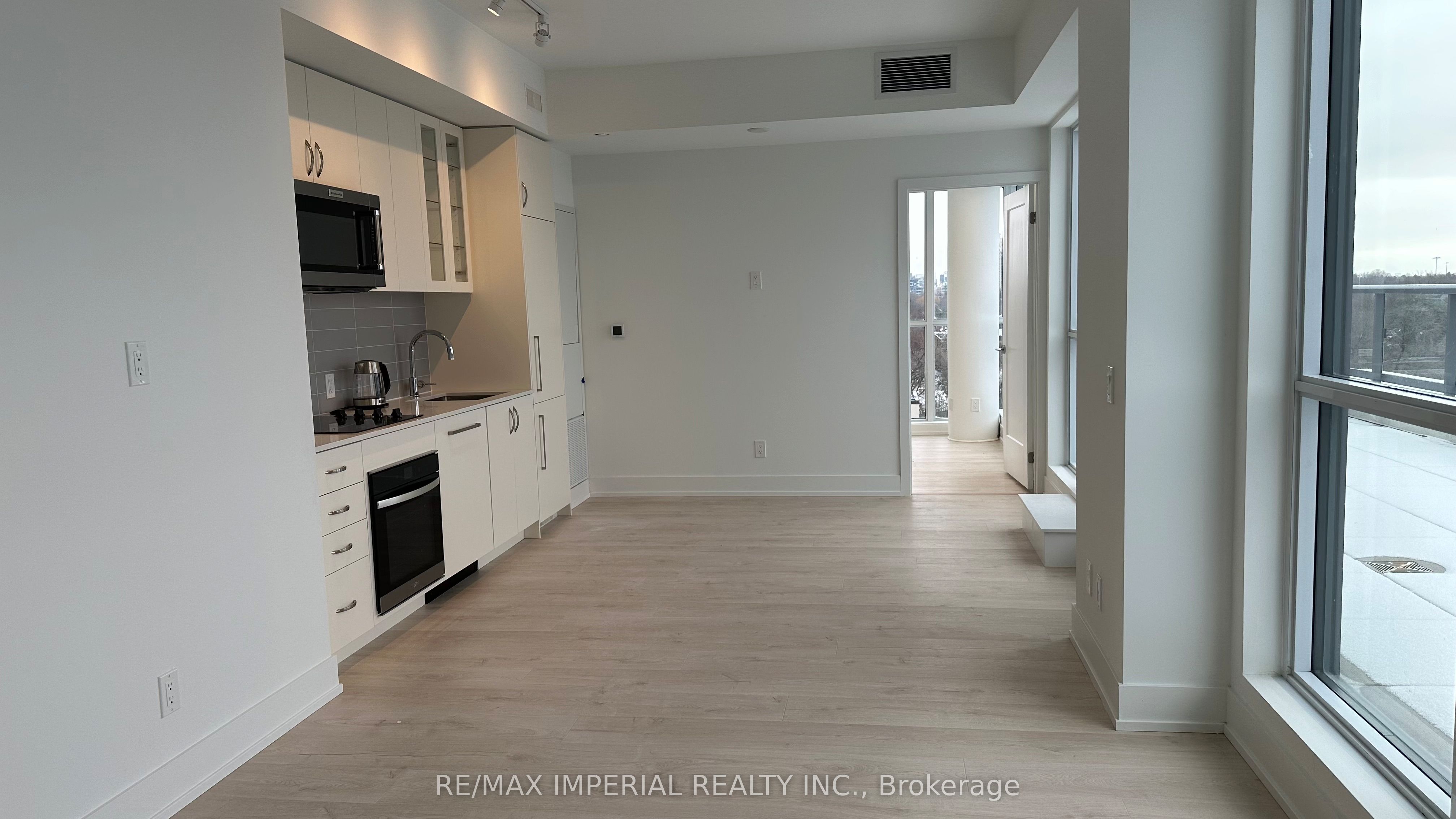 Unit 607 - 181 Sheppard Avenue E, North York 5