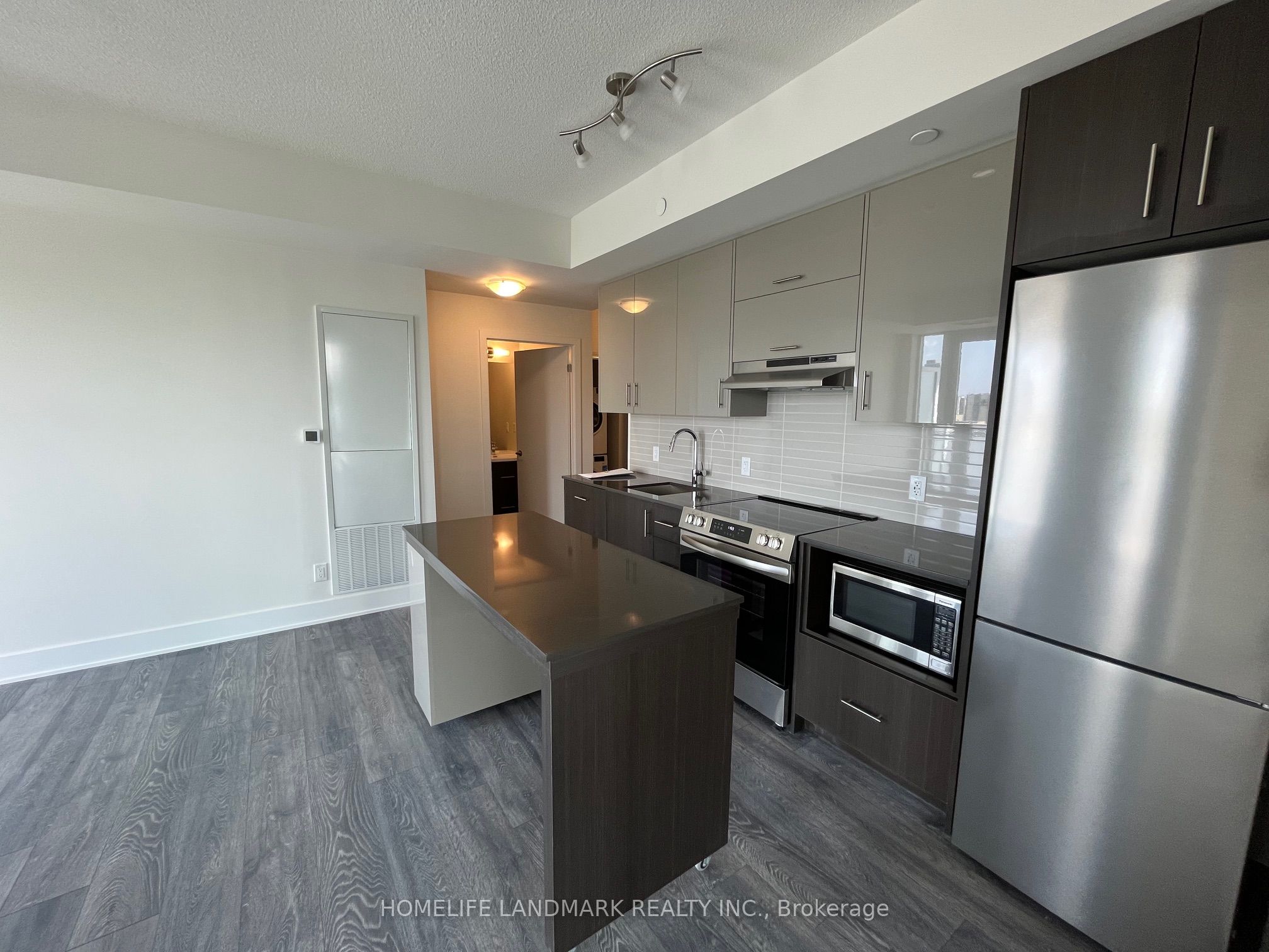 Unit 1711 - 188 Fairview Mall Drive, North York 4