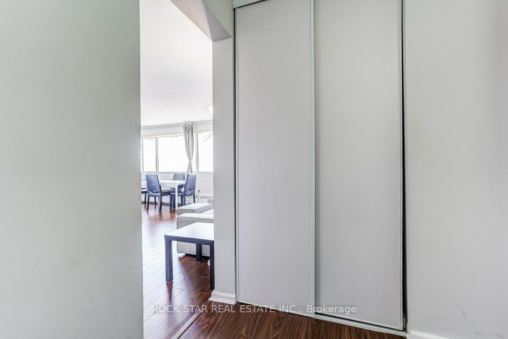 Unit 708 - 10 Sunny Glenway, Toronto 5