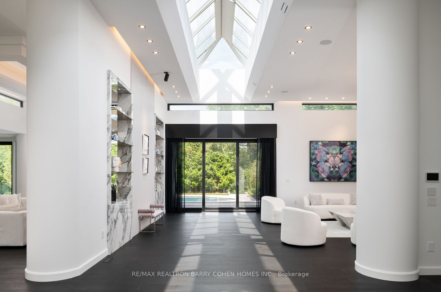 45 Park Lane Circle, North York 5