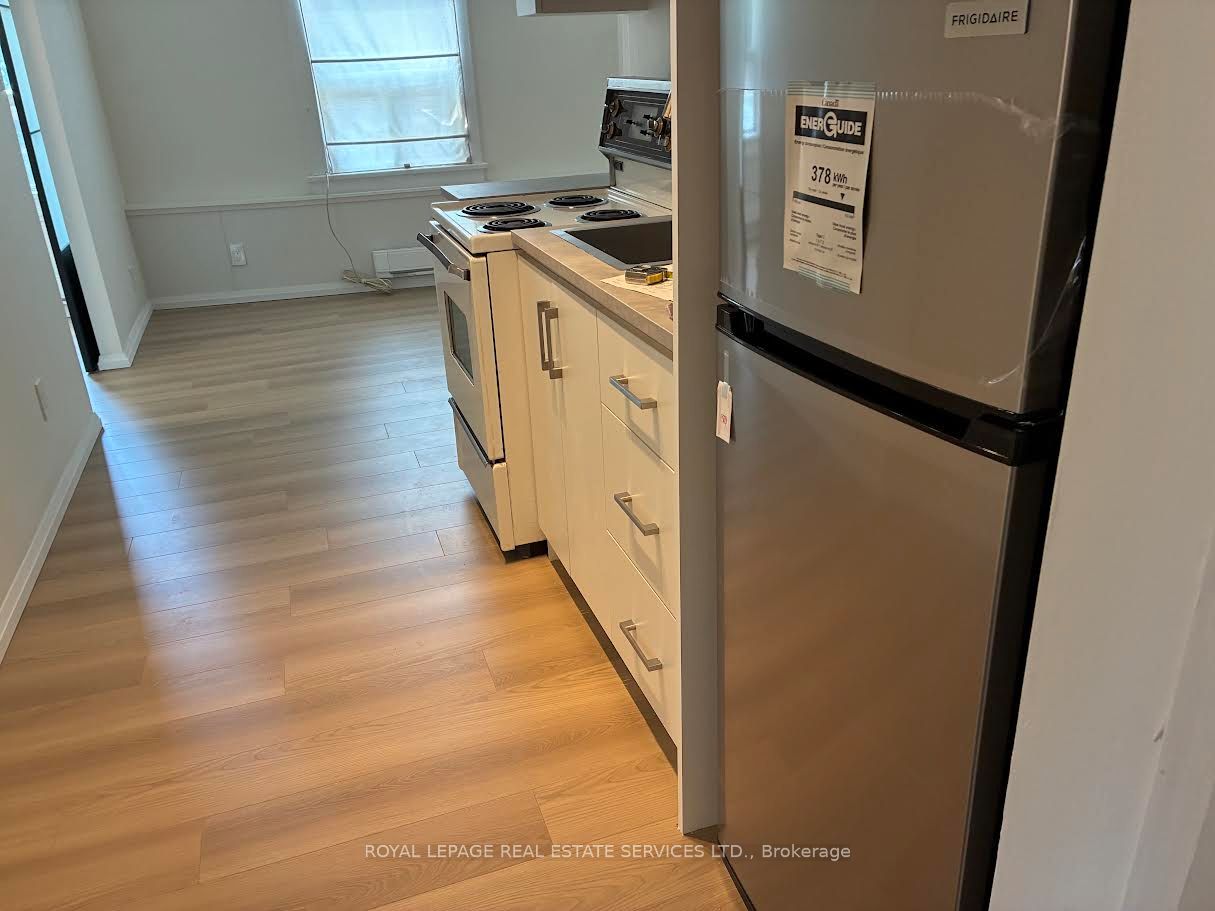 Unit 2 - 2525 Yonge Street, Toronto 4