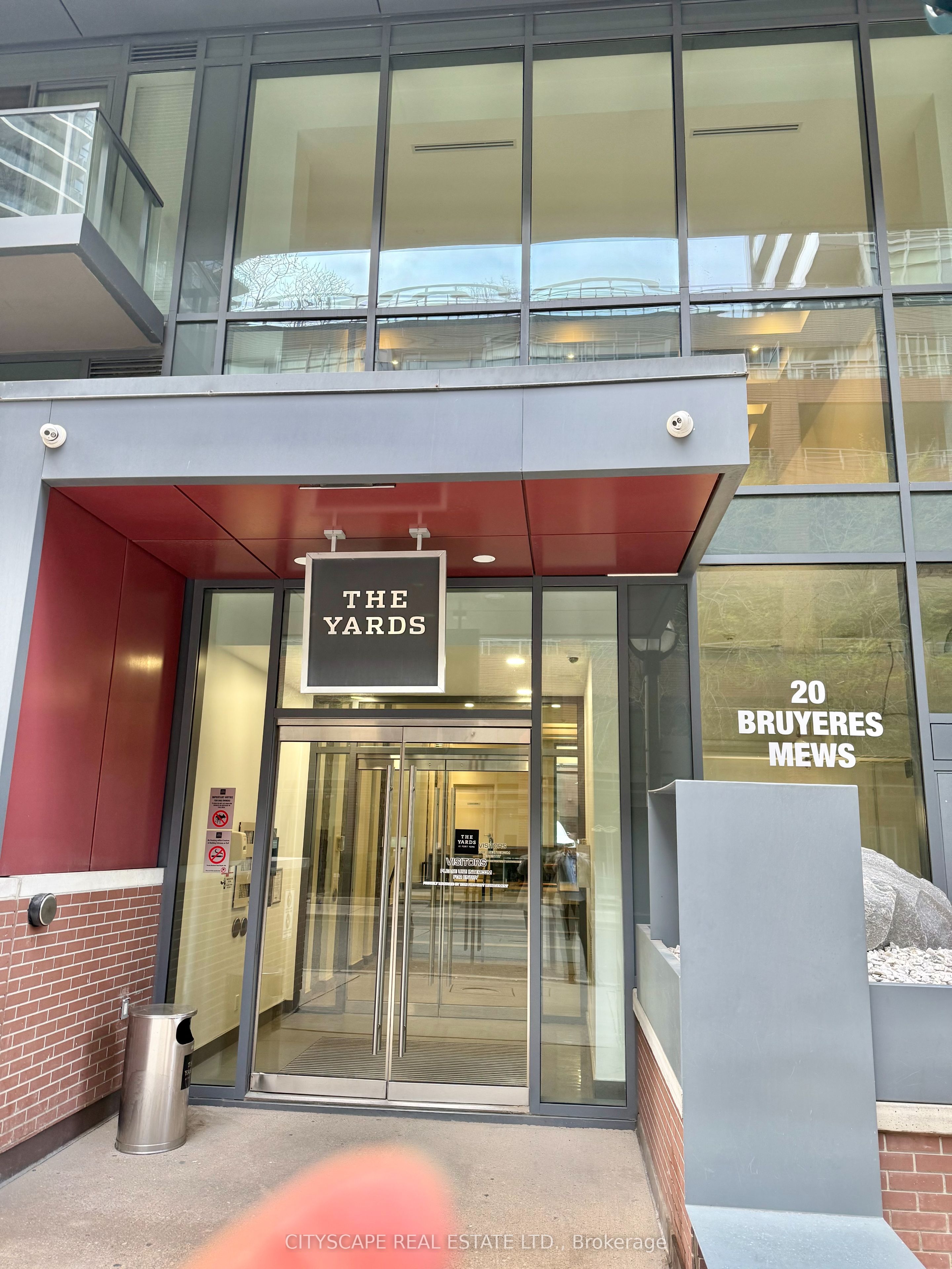 Unit 3 - 20 Bruyeres Mews, Toronto 3