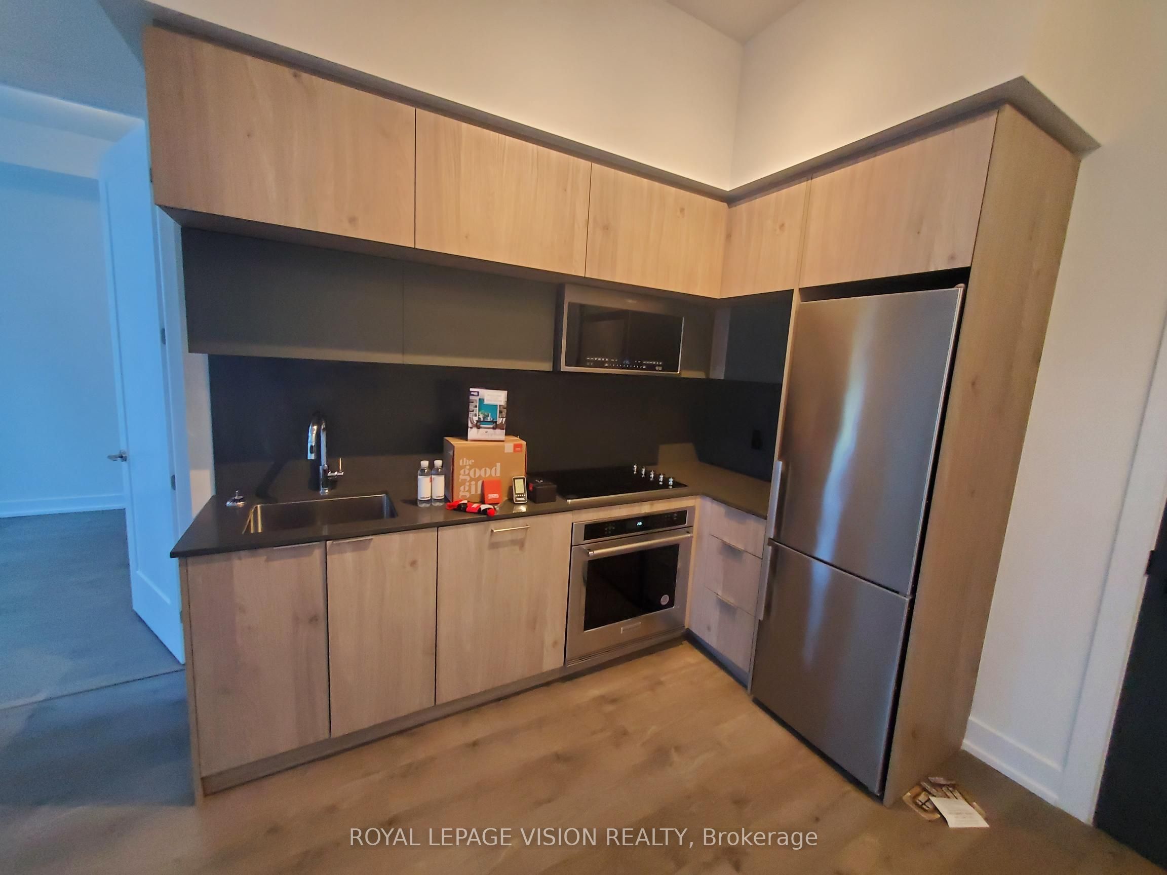 Unit 555 - 25 Adra Grado Way, North York 3