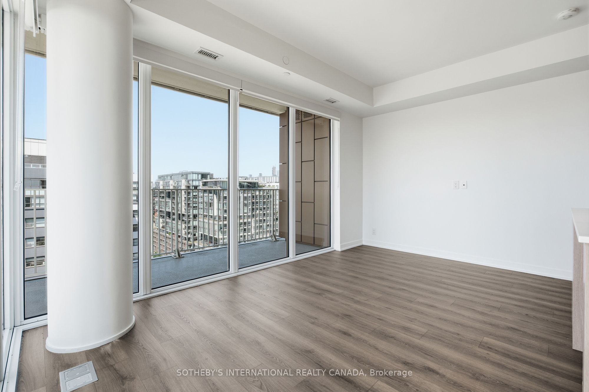 Unit 1703 - 88 Bathurst Street, Toronto 3