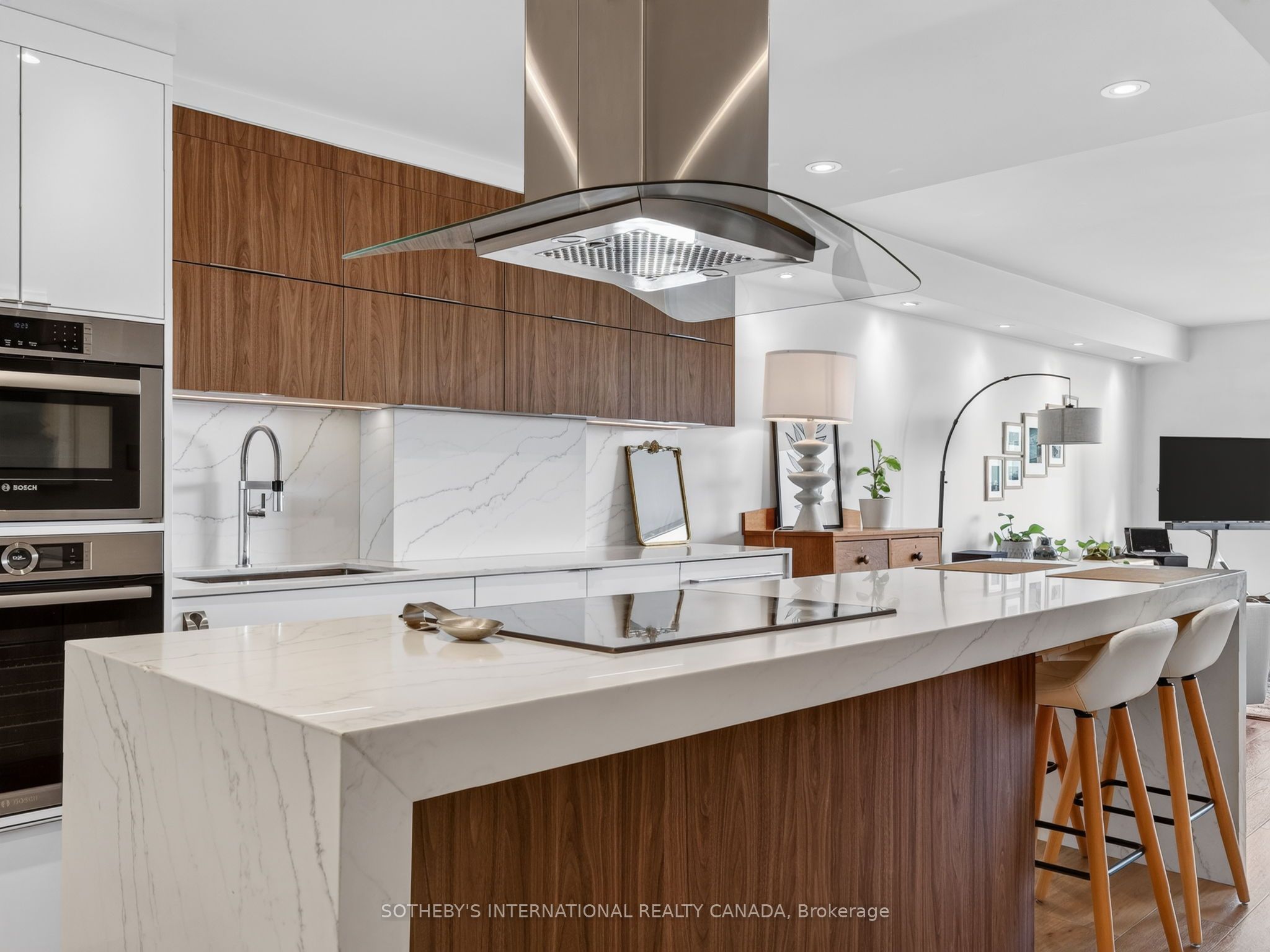 Unit 906 - 550 Queens Quay W, Toronto 5