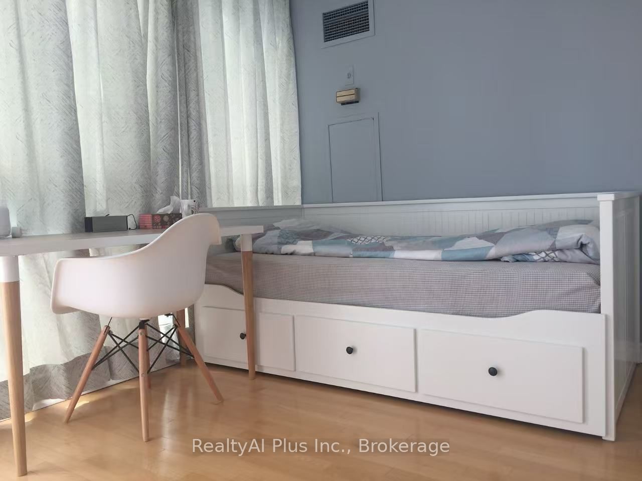 Unit 2210 - 736 Bay Street, Toronto 3