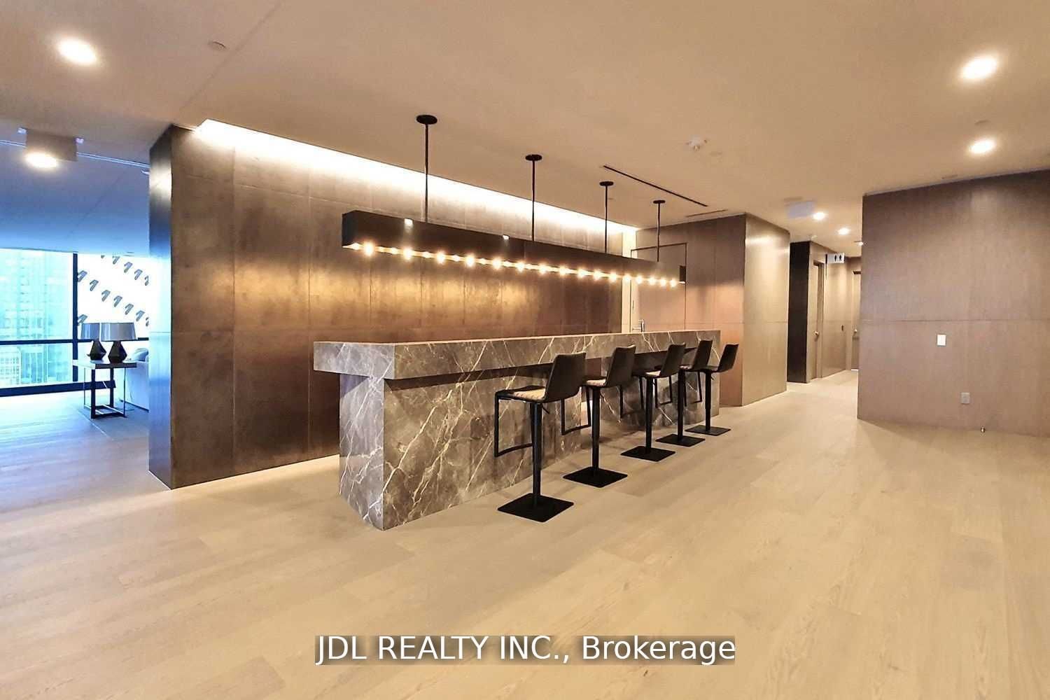 Unit 1007 - 7 Grenville Street, Toronto 5