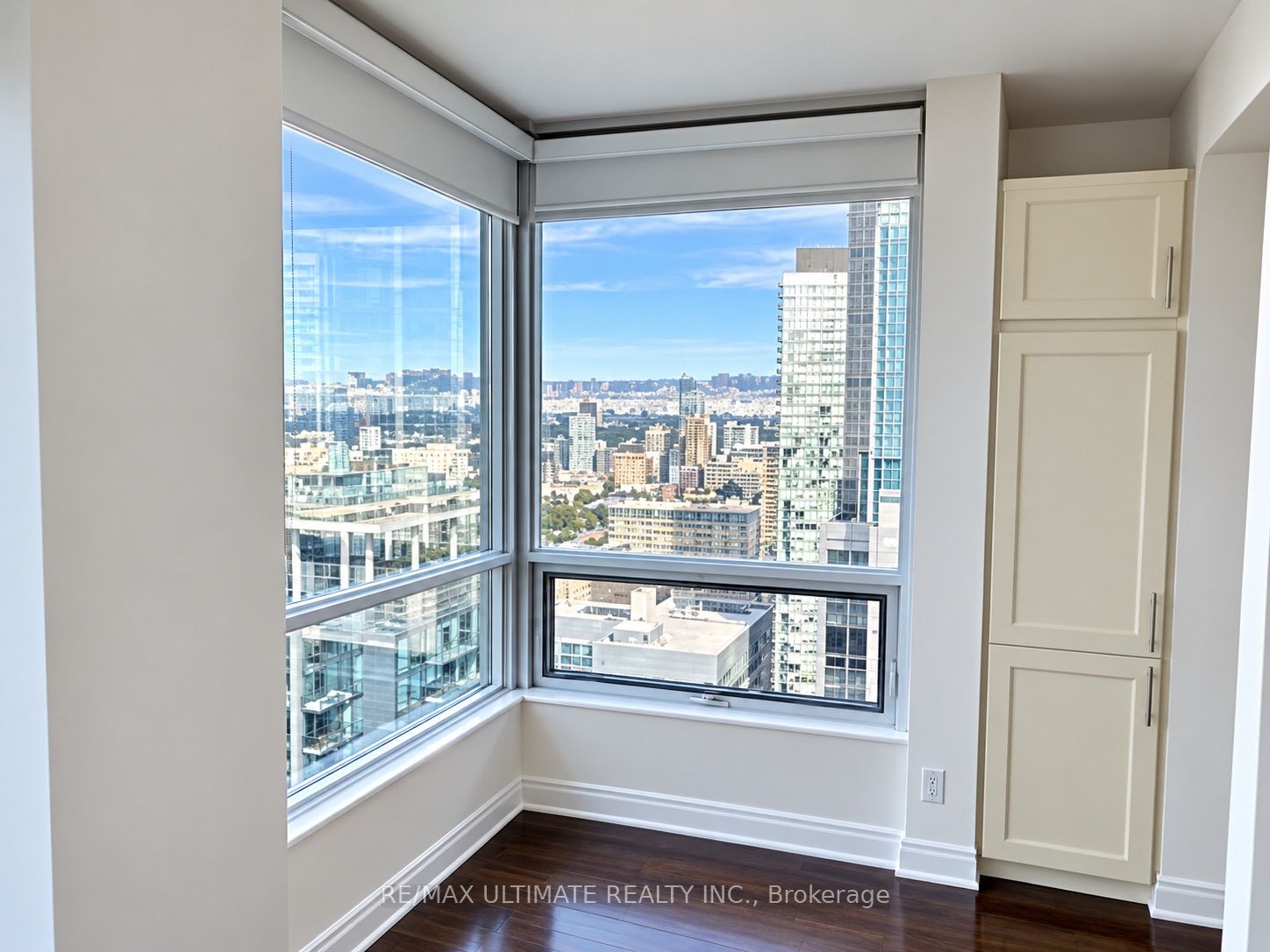 Unit 4212 - 761 Bay Street, Toronto 5