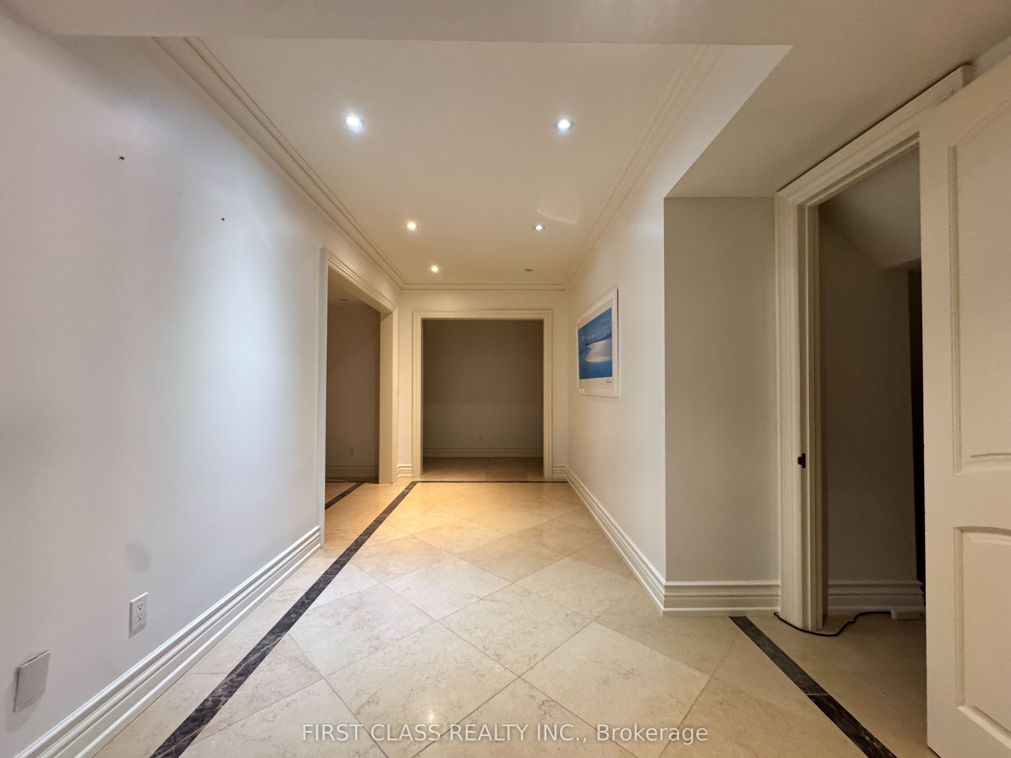 25 Dempsey Crescent, North York 5