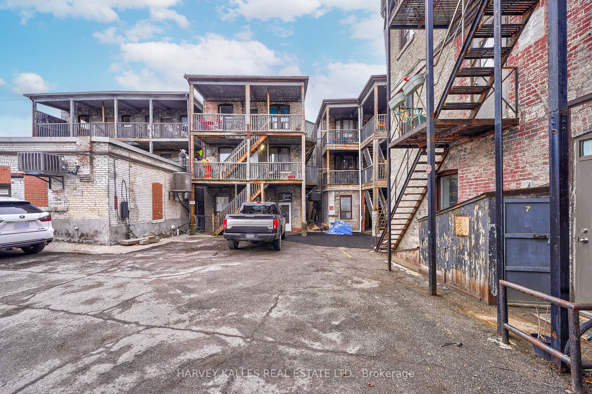 Unit 3 - 1074 St Clair Avenue W, Toronto 4
