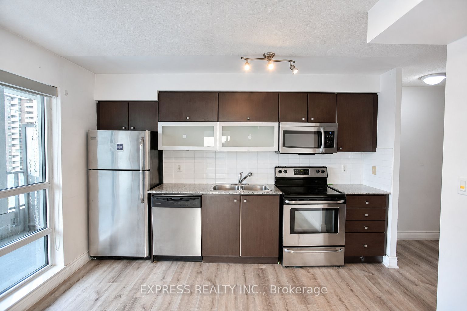 Unit 1105 - 2015 Sheppard Avenue E, North York 5